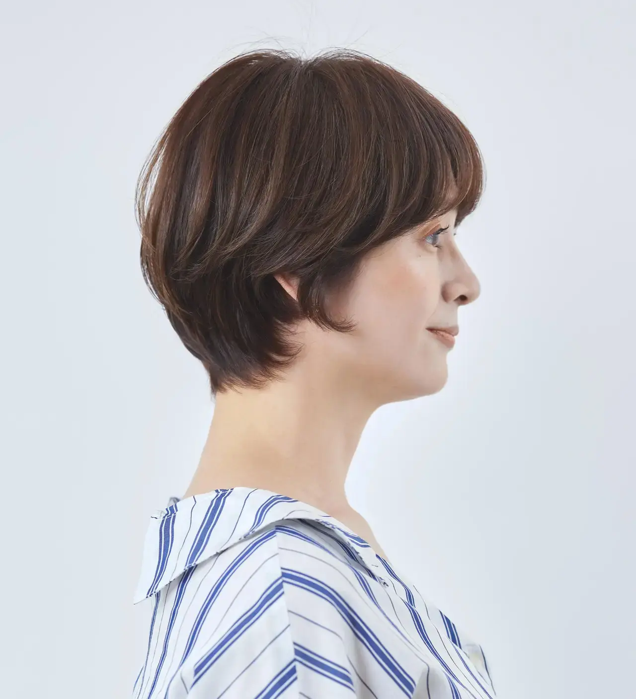 50代の髪色が見違える！パーマやカラー歴を活かせる“寒色”カラーが主役の丸みボブ【50代髪型・ヘアスタイル】