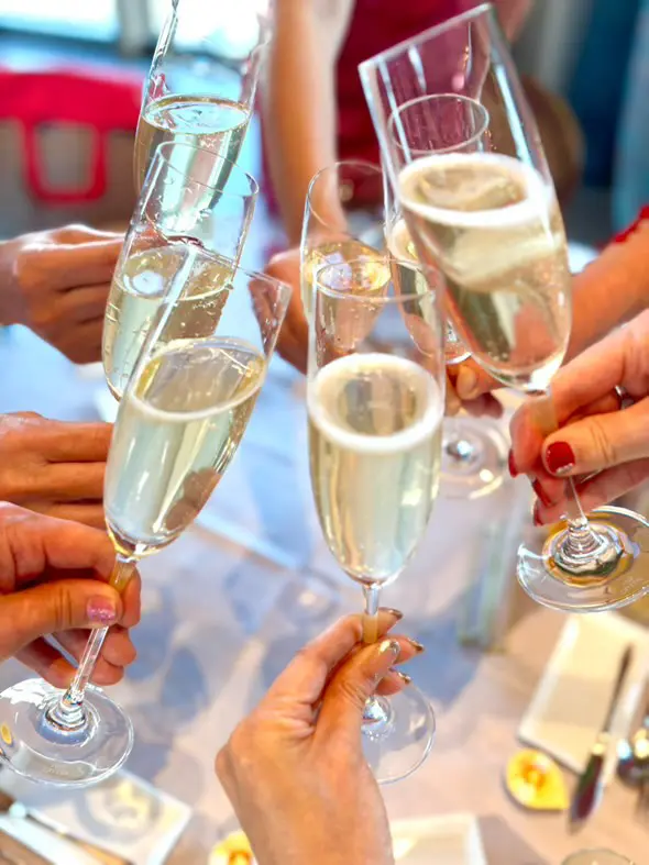 【自分をもてなす日】気分も華やぐピンクのドレスで_1_6