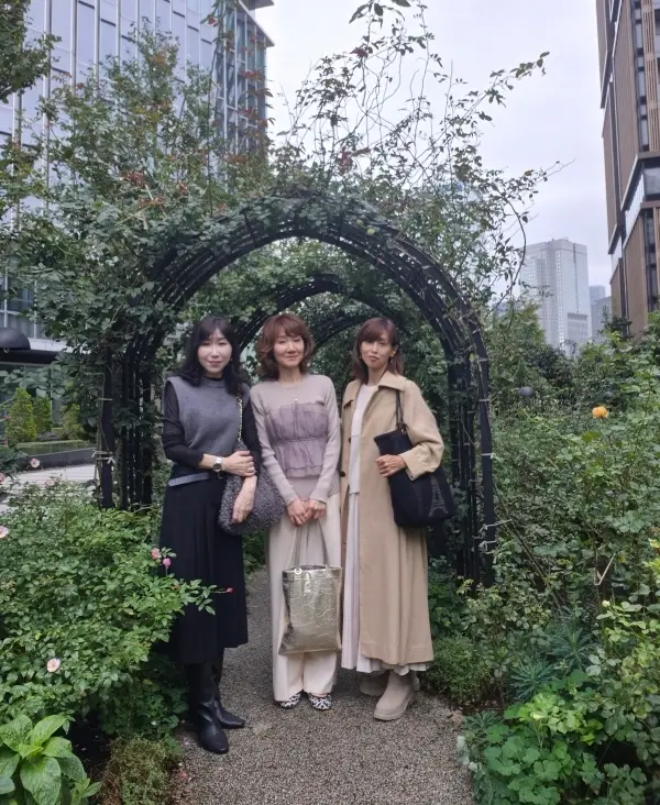 秋バラを求めて🌹Jマダムの「花友」とクラシックハウスを再訪_1_10