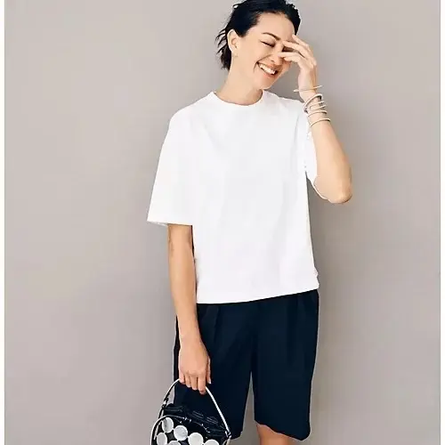 【50代 Tシャツ】気温30度 大人に似合う「上質Tシャツ」おすすめコーデ20選_1_17