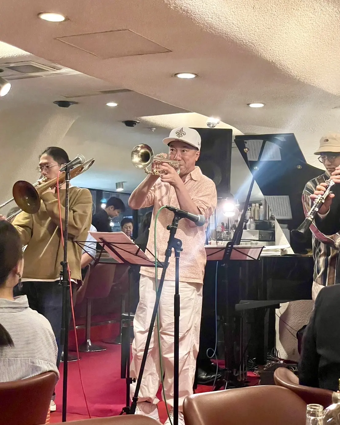 レトロムードなLIVEレストランでJAZZを楽しむ大人な時間_1_3