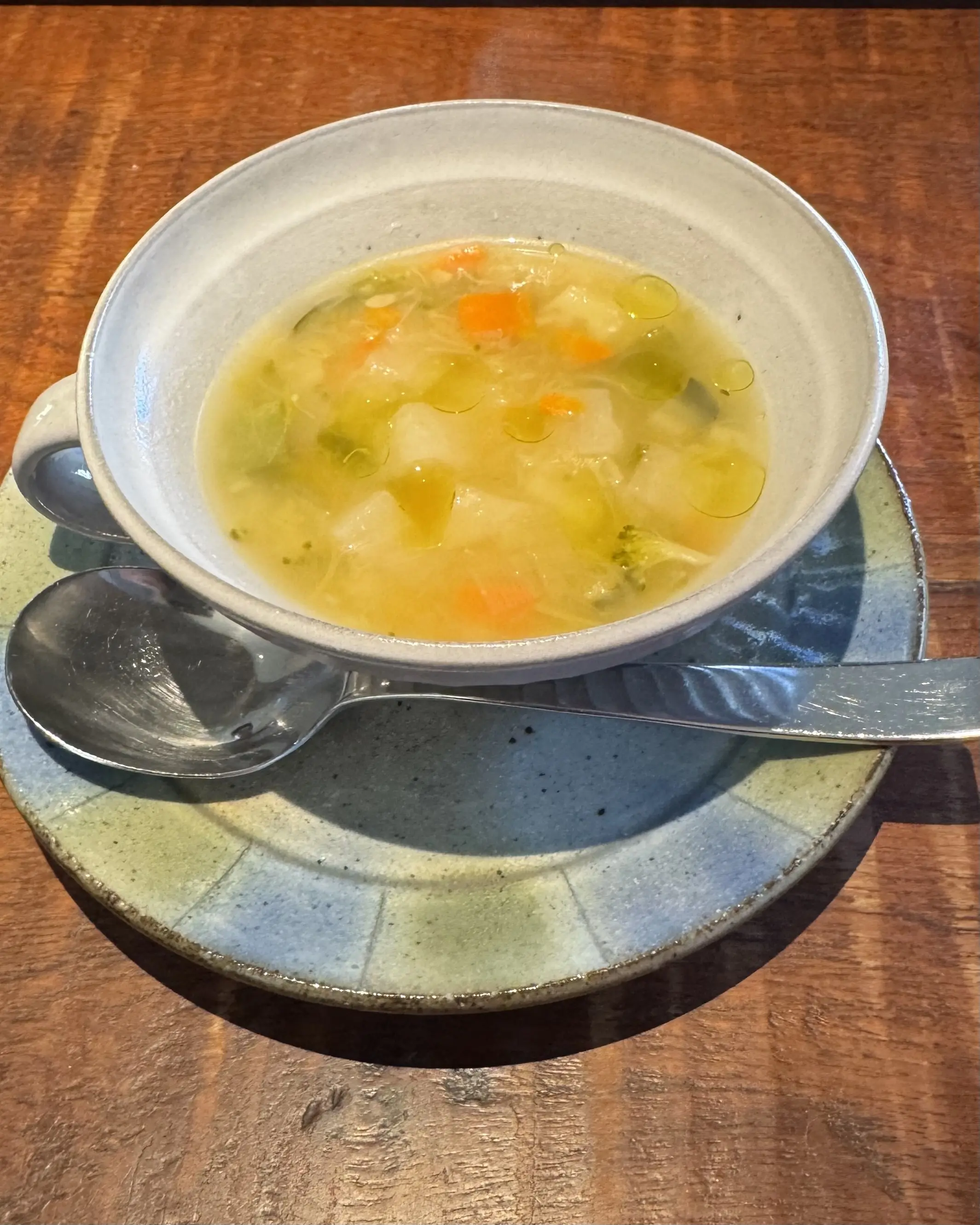 食事の時間も、街歩きも品よく。大人のムートンコート着回し【2日目】_1_2-3