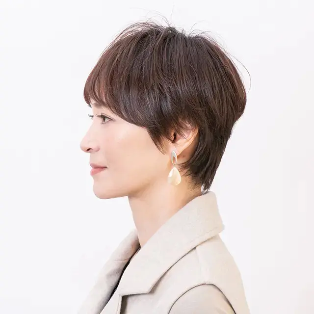 前髪ありのすっきり「こなれハンサムショート」