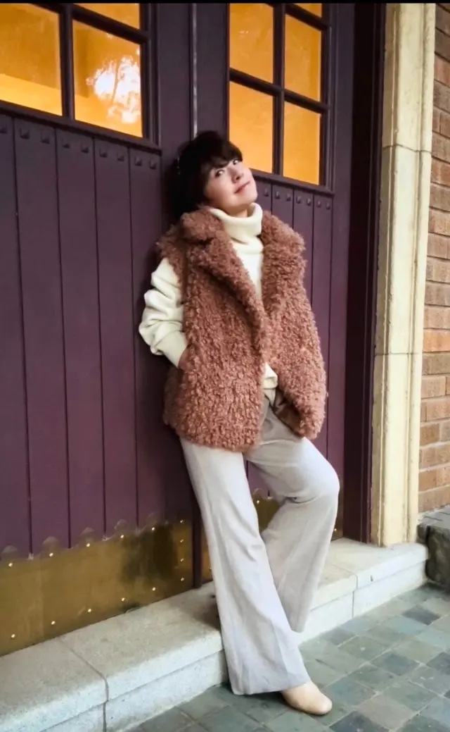 駒場公園の文壇カフェとイチョウ舞い散る銀杏並木_1_1