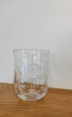 泡模様が楽しいガラスのコップ