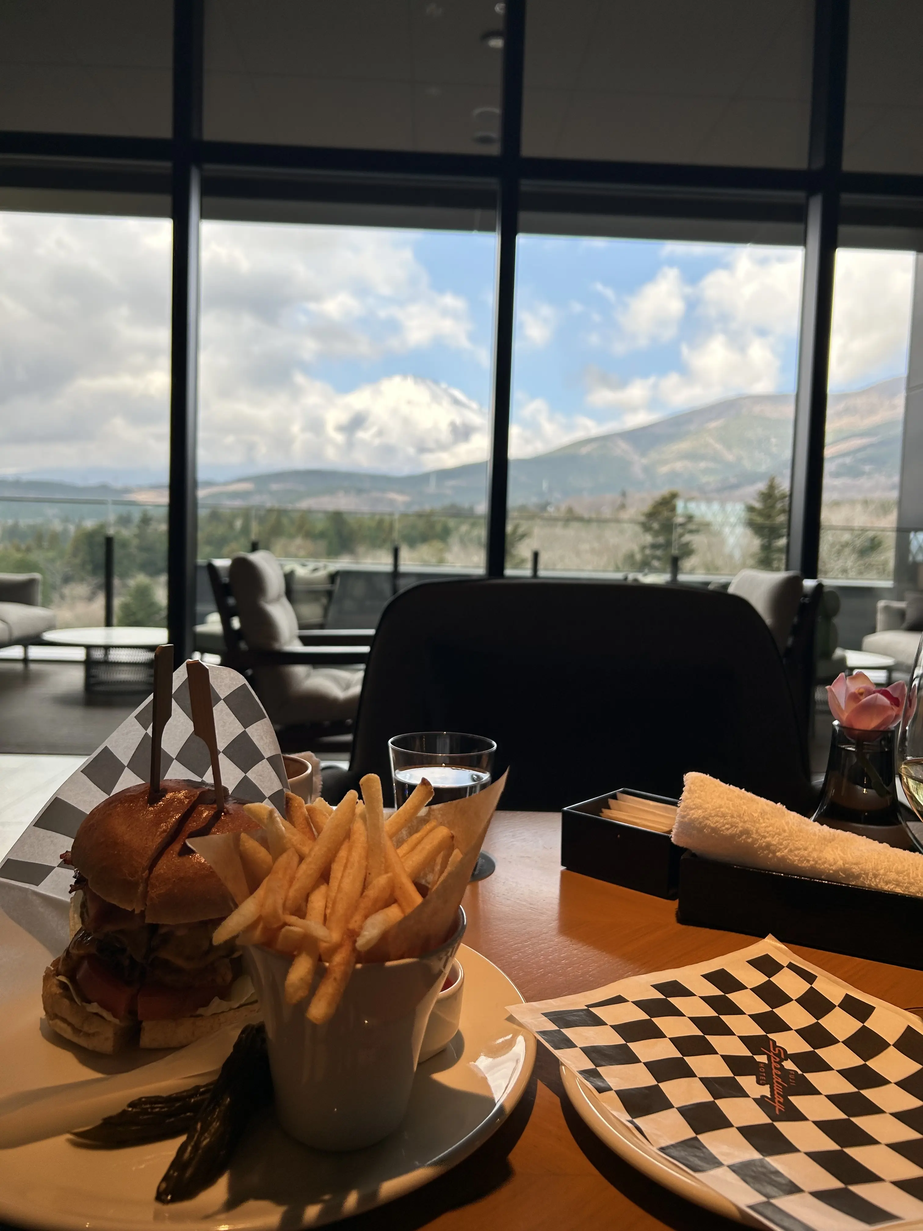 富士スピードウェイホテルで記念日ランチ♪_1_23