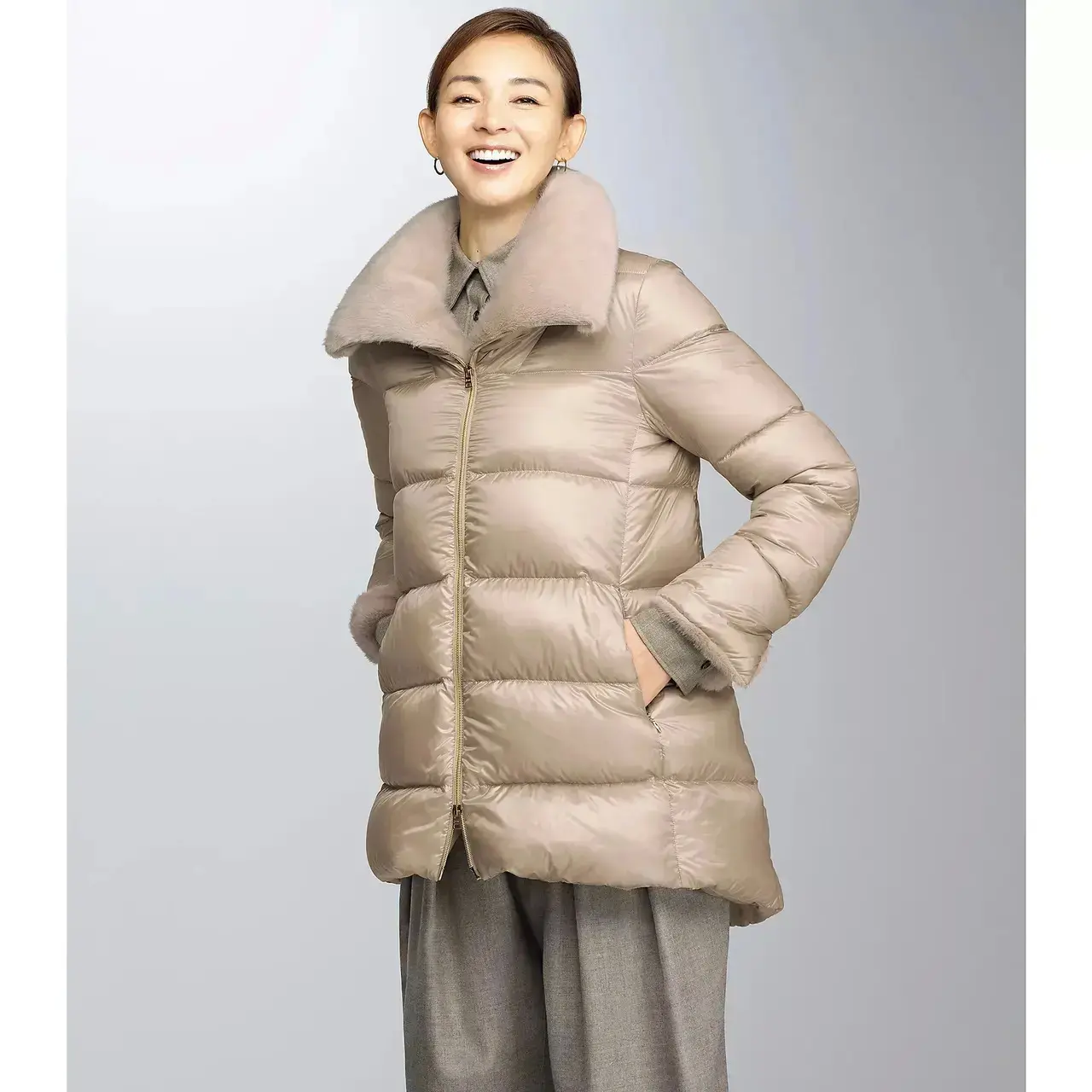 エコファー襟ダウンで空気をまとっているかのような軽さが心地いい！