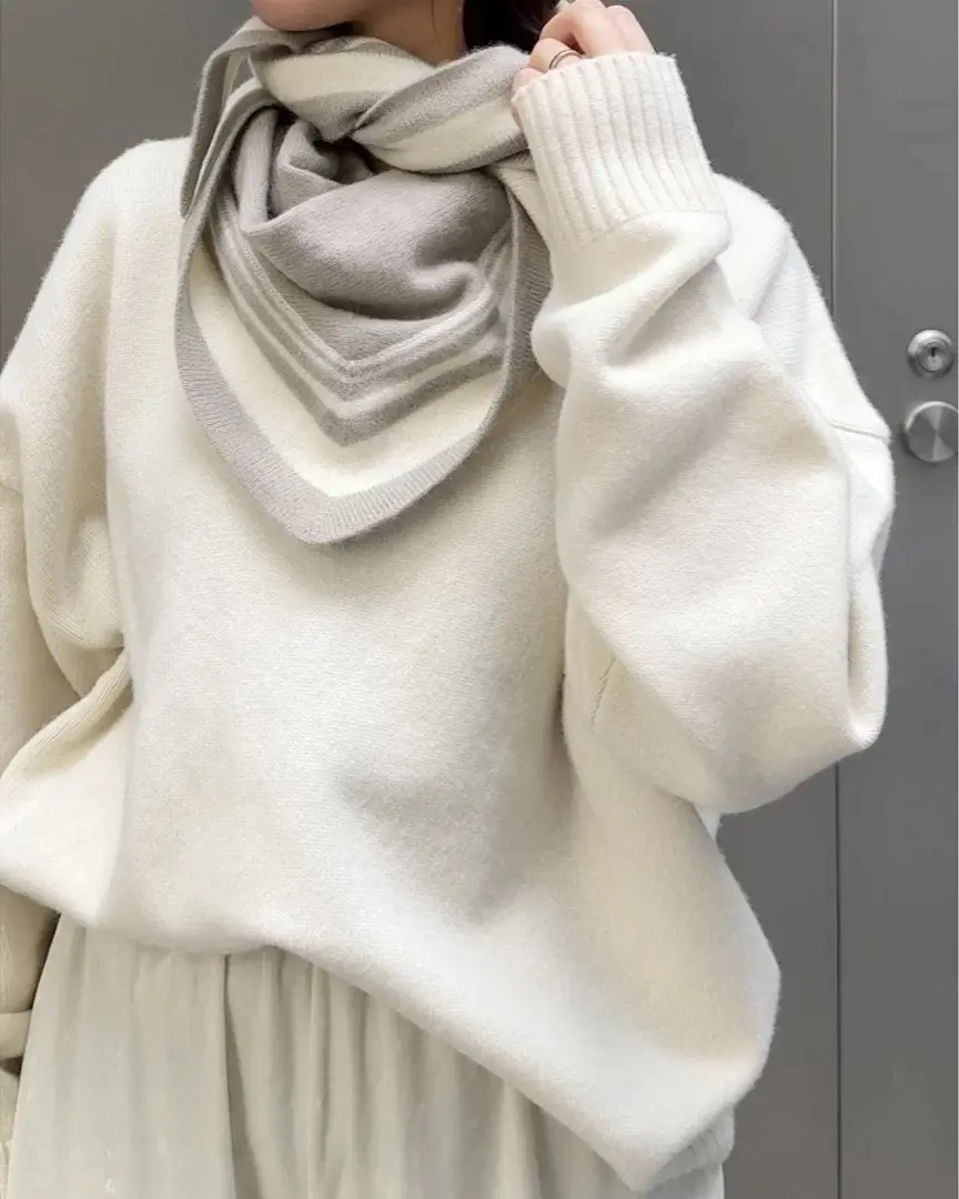 ストールの巻き方6選｜冬コーデを格上げするカシミヤ三角ストール【E by eclat・50代ファッション】_1_6