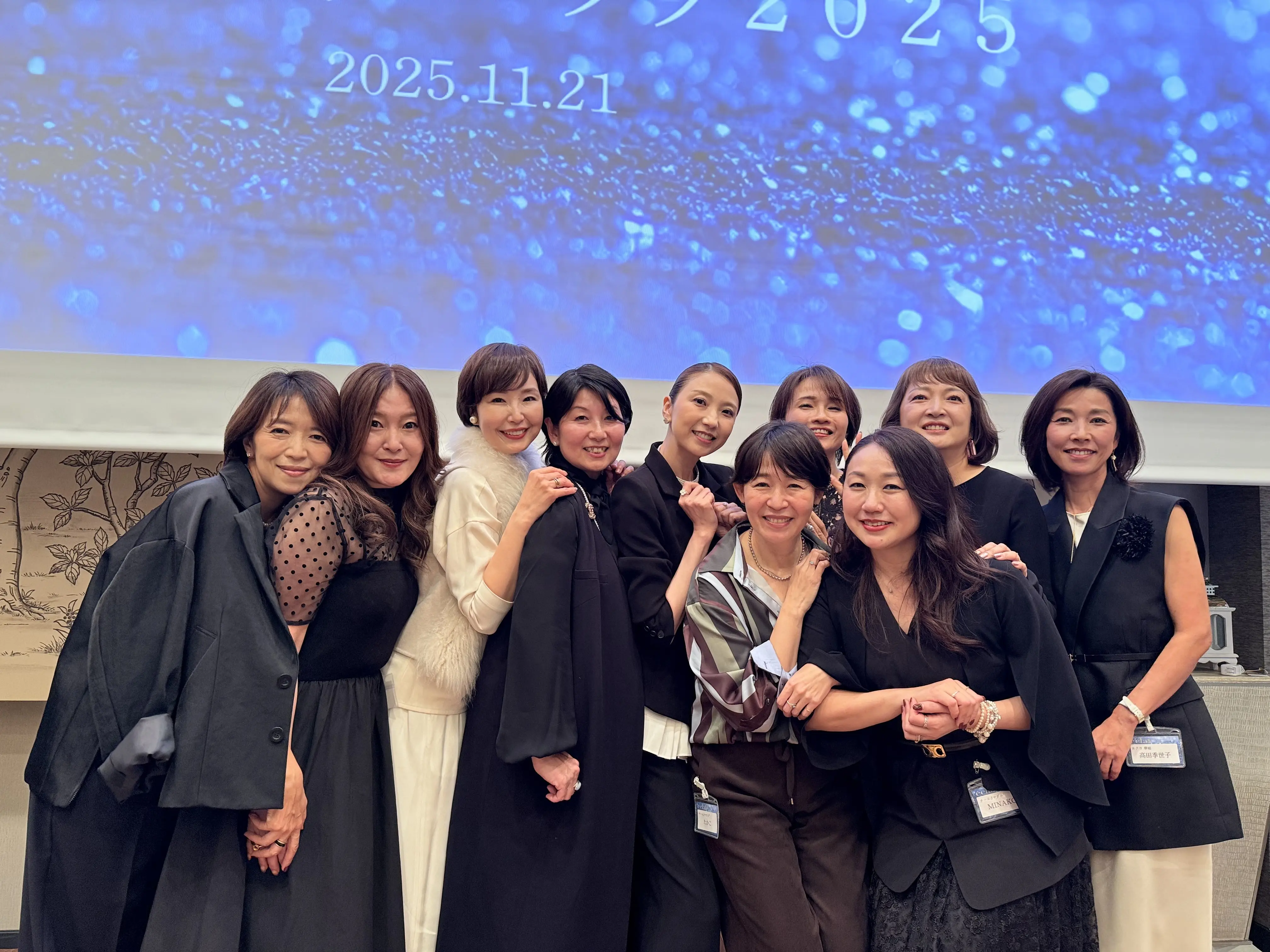 ブラックコーデで、【ソワレ・ドゥ・エクラ】へ_1_20