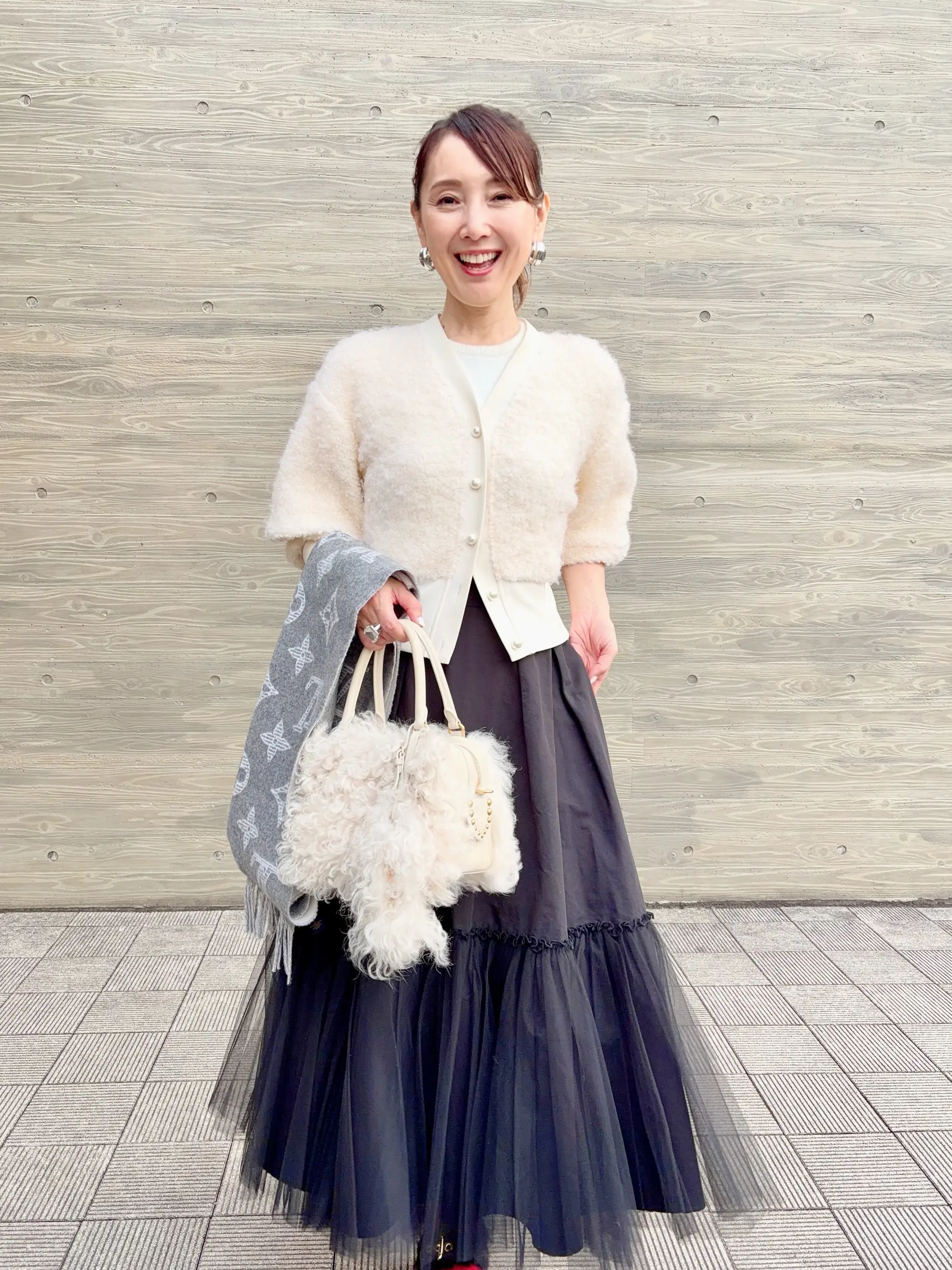 ふわふわと白がつくる　冬のときめき50代開運コーデ_1_1