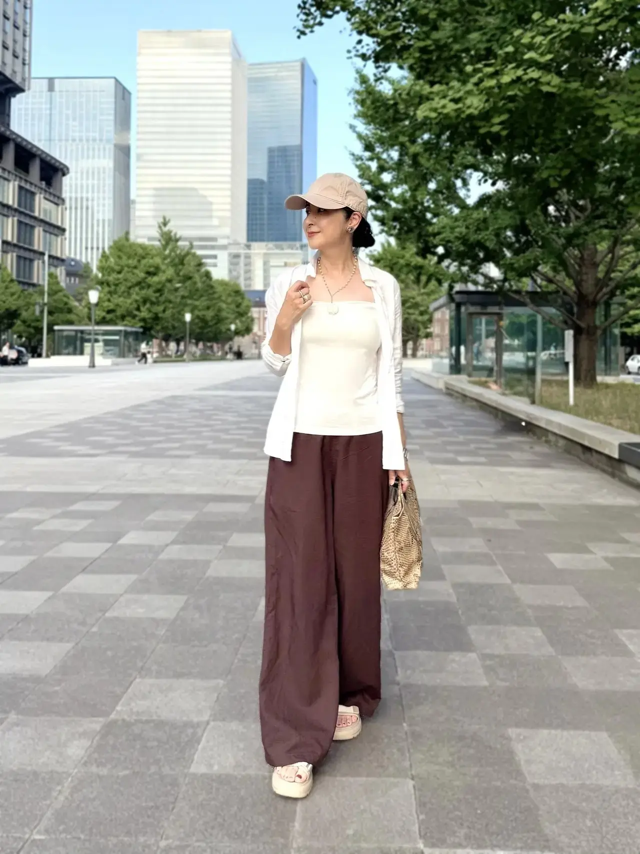 【50代「ユニクロ・GU」コーデ】過酷な夏を快適に！猛暑のおしゃれに役立つインナーやTシャツが大活躍_1_19