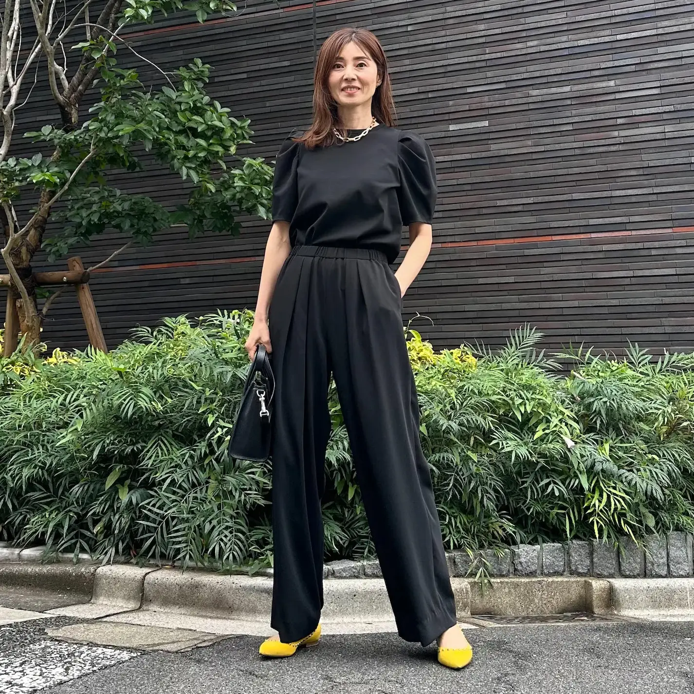 【エクラ 華組SNAP】アラフィーのおしゃれ上手は「華やかカラー上手」⑤