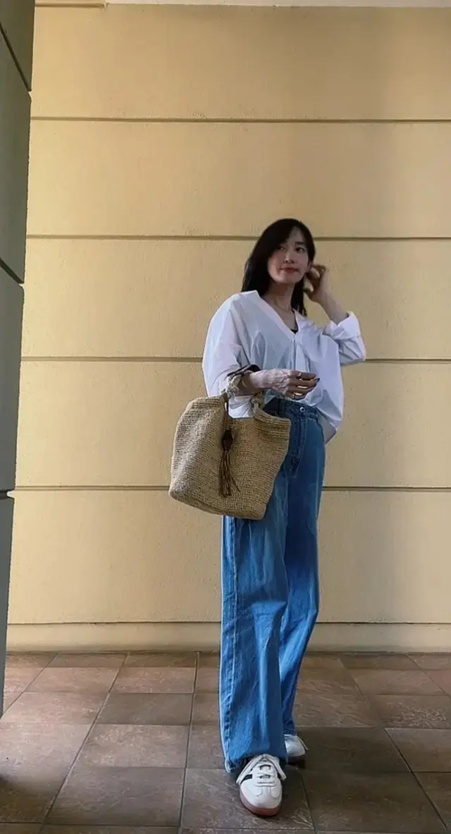白シャツ