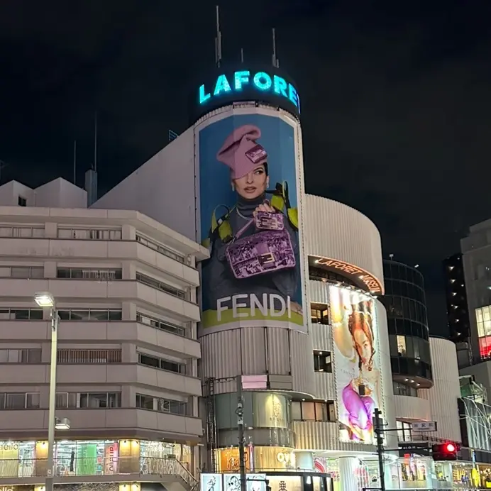 【FENDIのバスツアー】_1_7