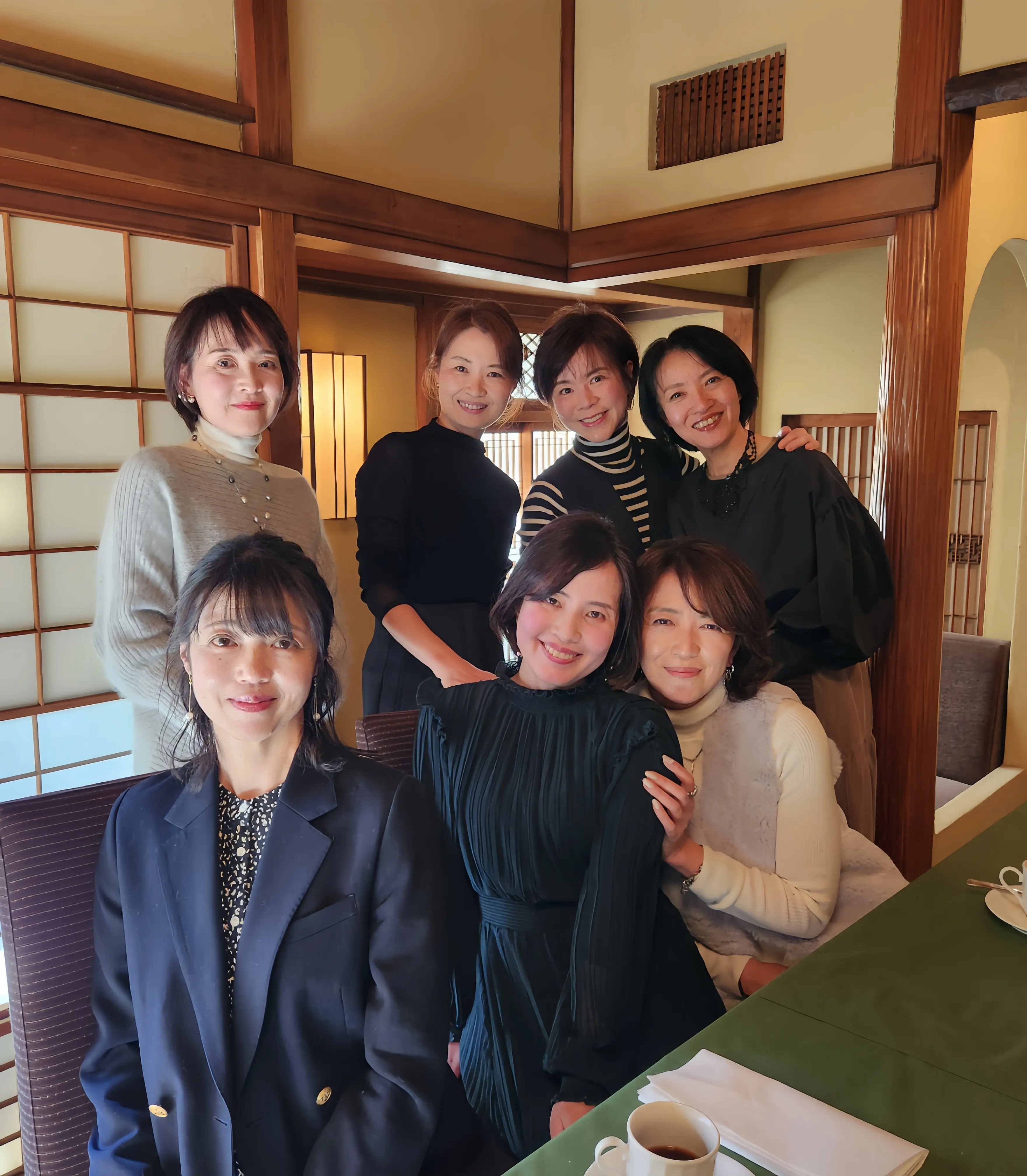 後列左から、CHIKAOちゃん、akikちゃん、私、ゆーちゃん、前例左からUkico.ちゃん、優美ちゃん、菜穂子ちゃん 