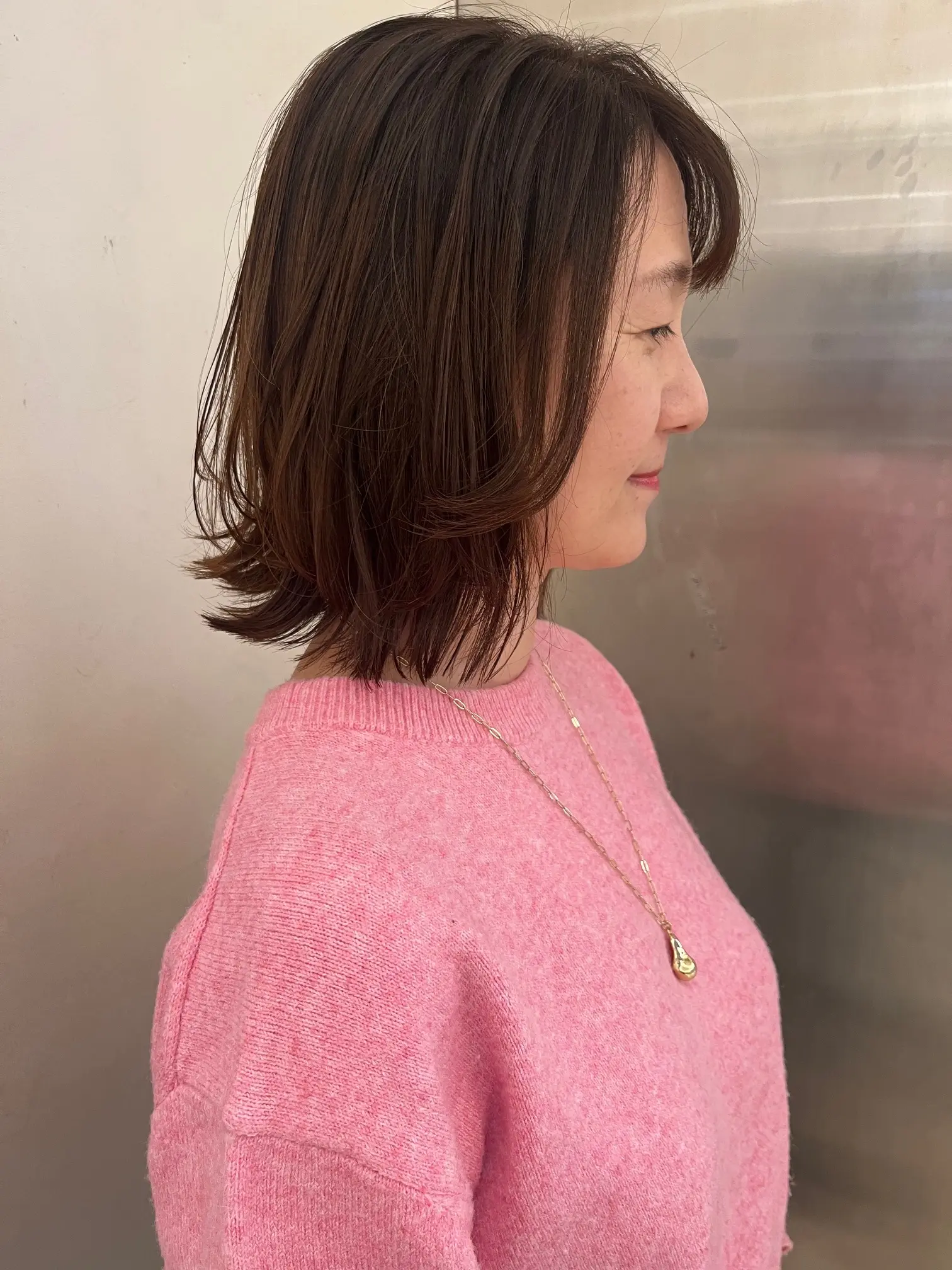 伸ばしかけヘア　肩くびれ　ソフトレイヤー　前髪パーマ　ナチュラルブラウン　リタッチカラー　Aujuaトリートメント4step