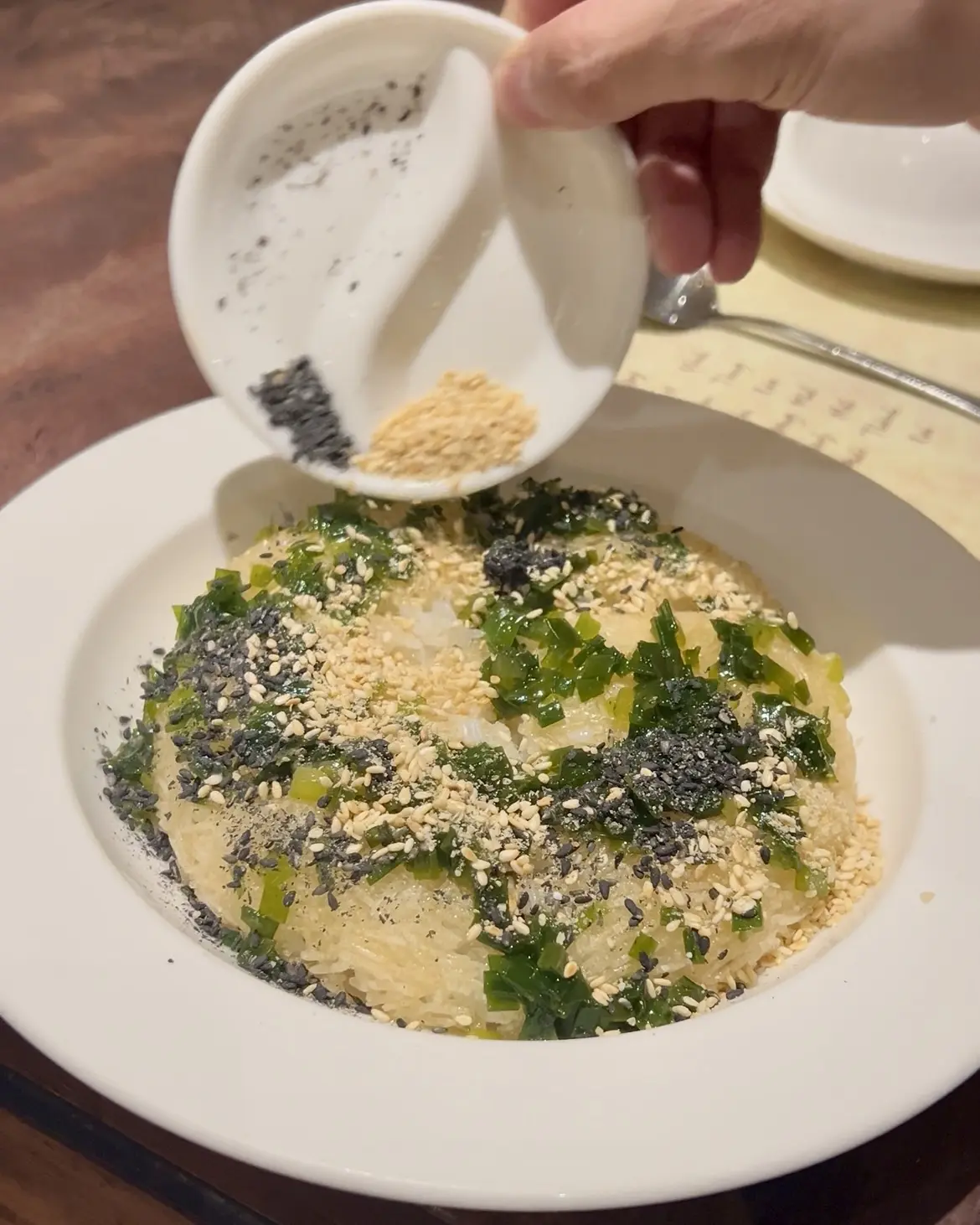 ごまをかけて出来上がり