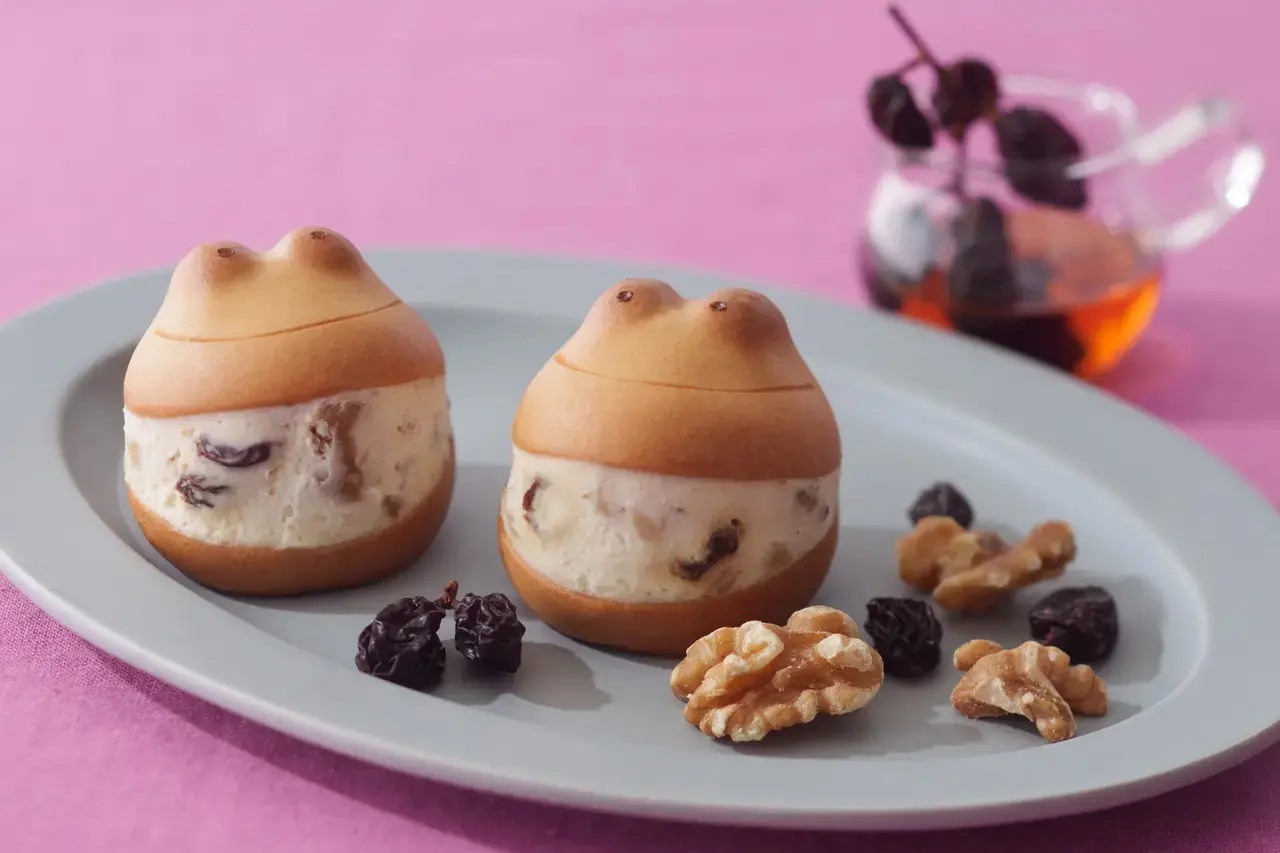 青柳総本家の「ケロトッツォ ラムレーズン＆くるみ」