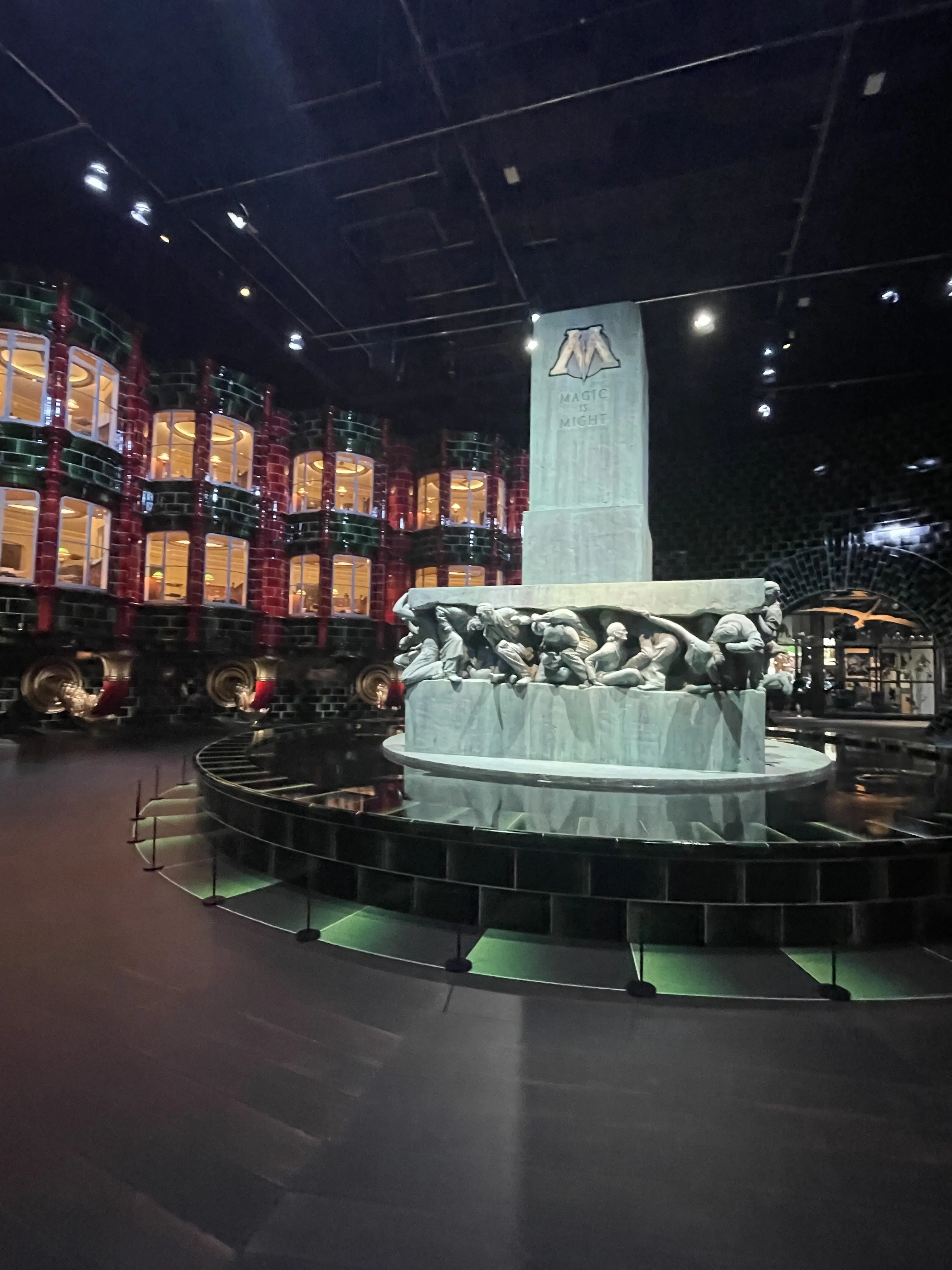 ハリーポッター、ワーナーブラザース、スタジオツアー東京、ワーナーブラザーススタジオツアー東京、 メイキング・オブ・ハリー・ポッター、ワーナー ブラザース スタジオツアー東京メイキング・オブ・ハリー・ポッター、ハリーポッター、現在期間限定、炎のゴブレット、魔法省、噴水、感動、映画のシーン再現、映画のセット、本物、実物、
