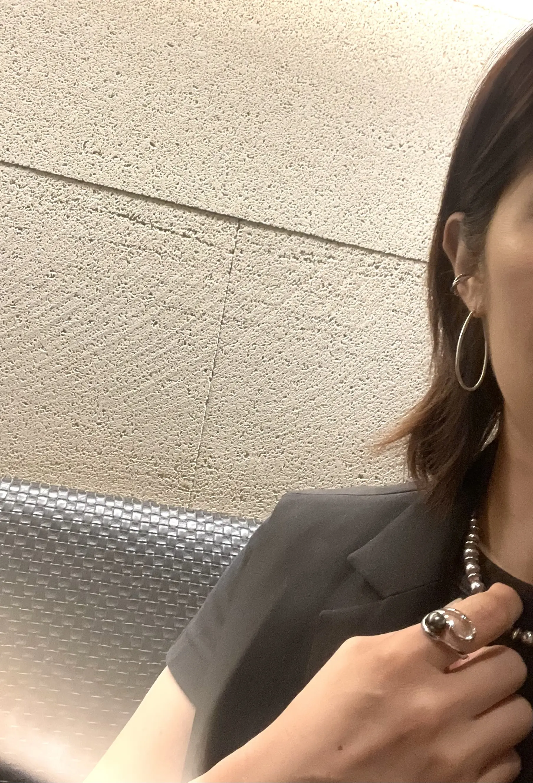 黒蝶真珠のリングを大人カジュアルに。_1_7