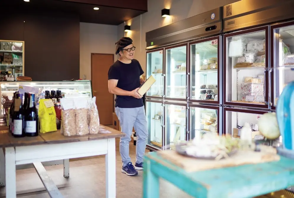 大人のひとり旅　つくば　チーズショップ　ラ・マリニエール　温度管理を徹底する冷蔵ケース