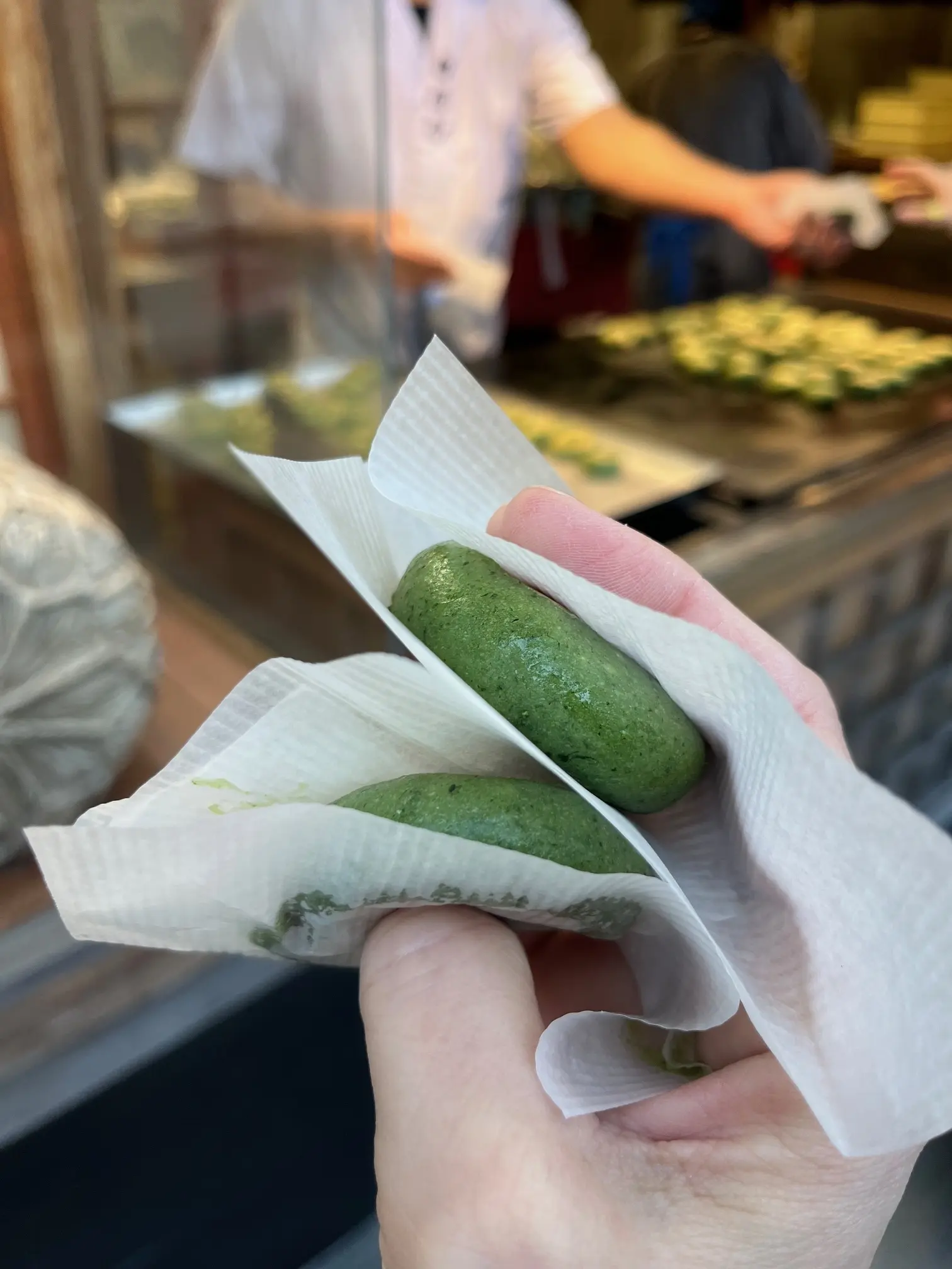 焼きたてくさ福の草餅。