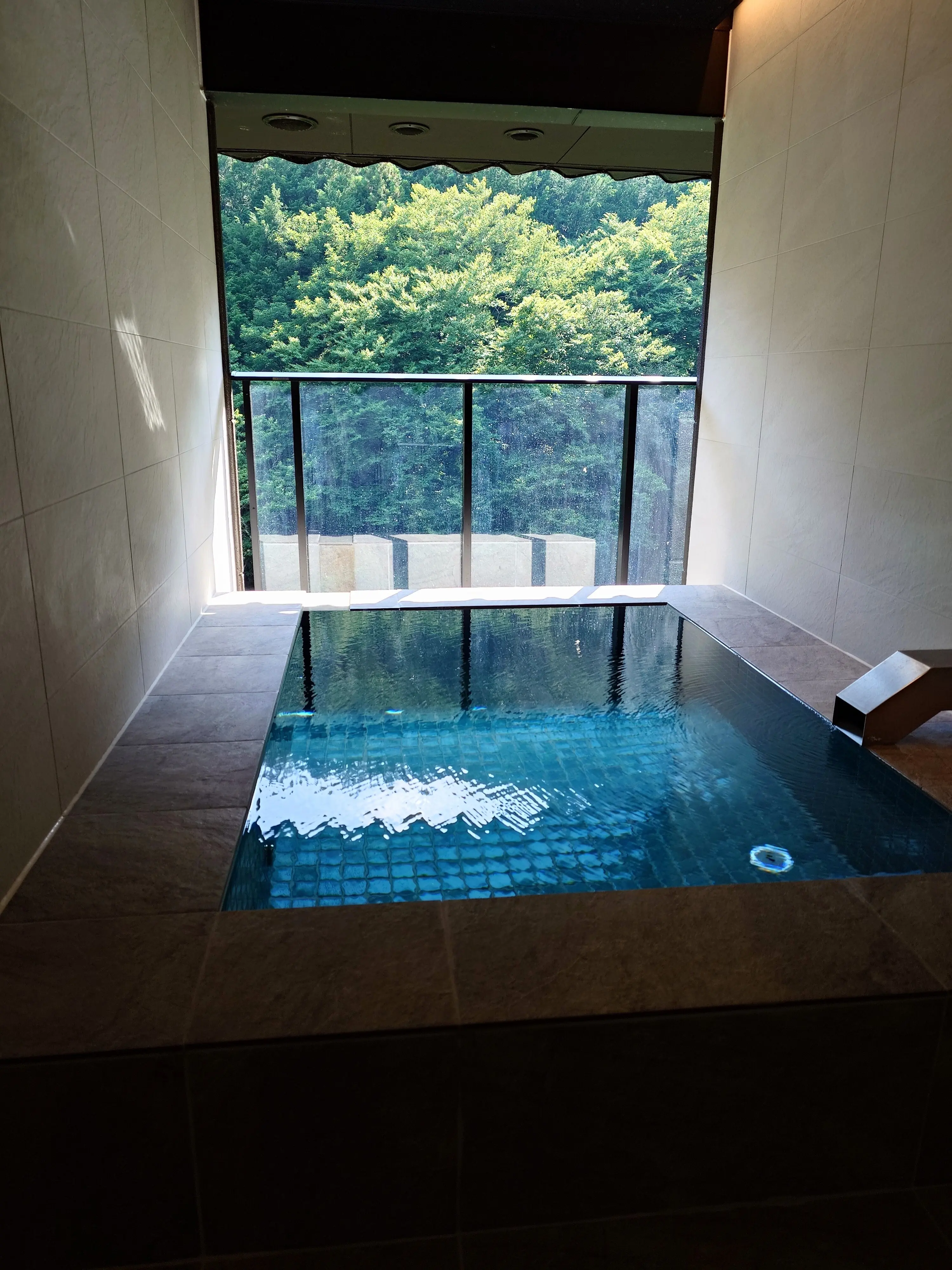 四万温泉
