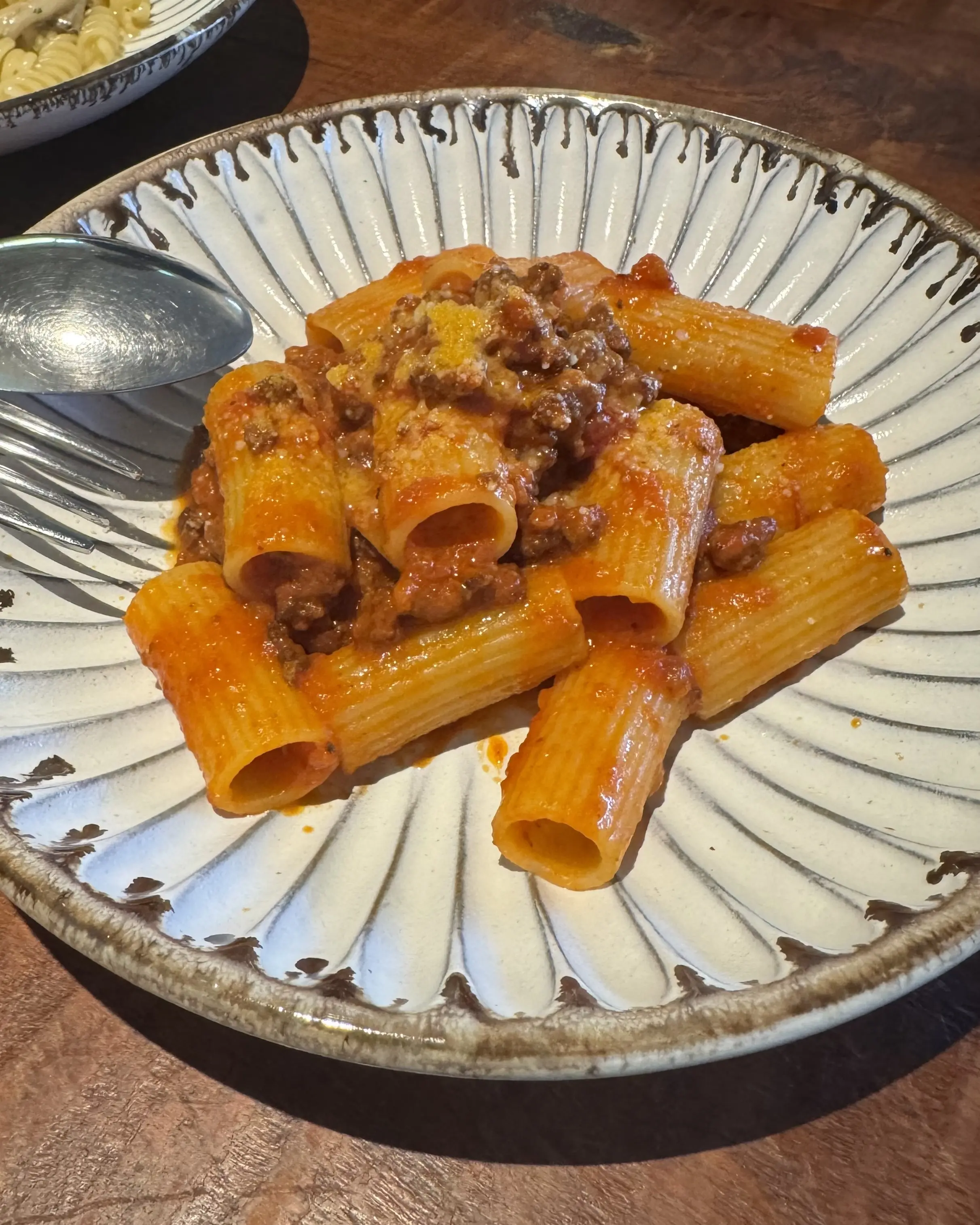 食事の時間も、街歩きも品よく。大人のムートンコート着回し【2日目】_1_3-2