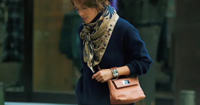 【新作上品エレガンス】HERMES ショルダーショール 華やかコーデ 5860cabe262c53c046be9a7453e500