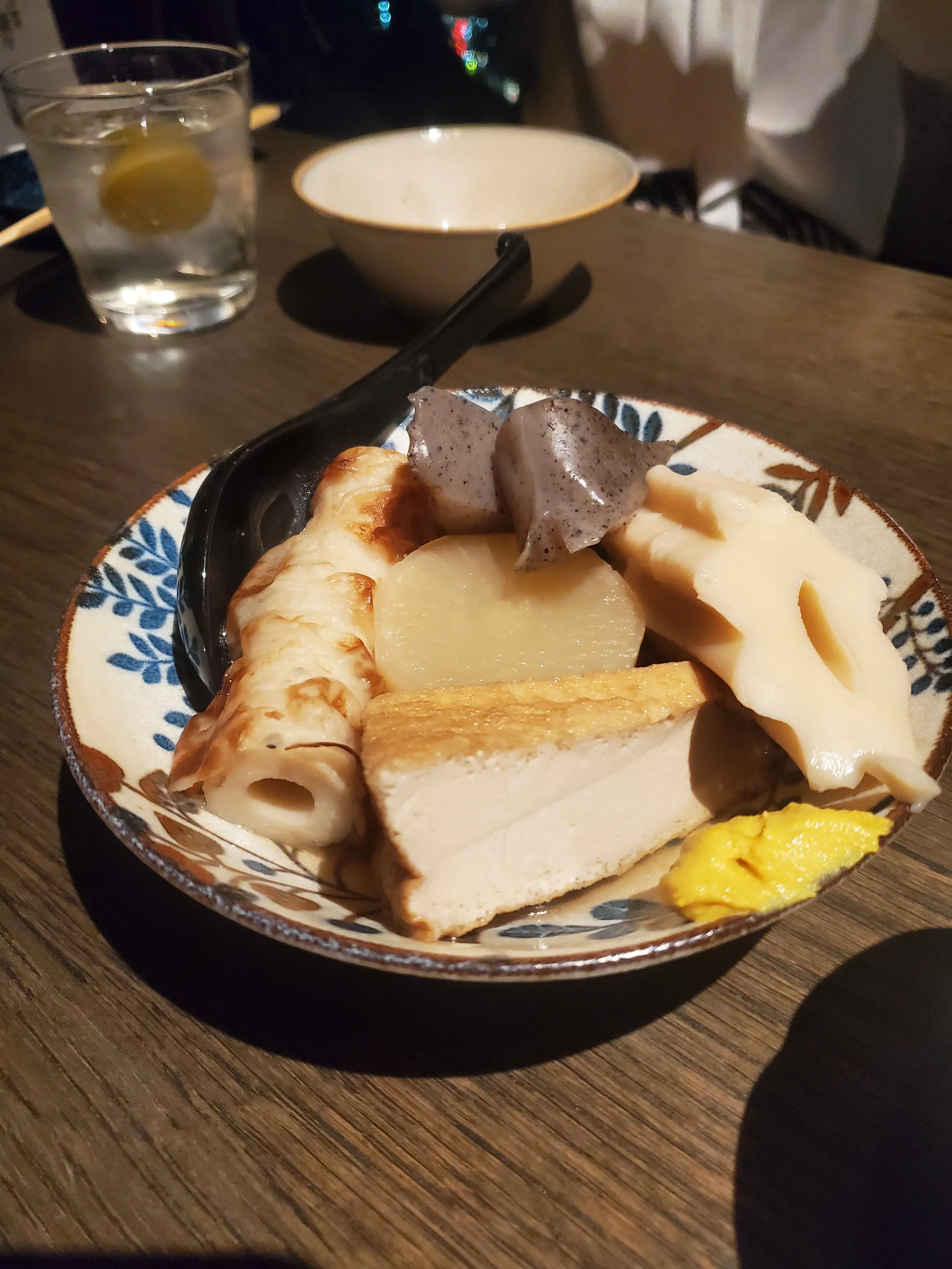 オフィスからの会食には、リラクシーでスタイル美なニットワンピースが心強い味方に_1_3-3