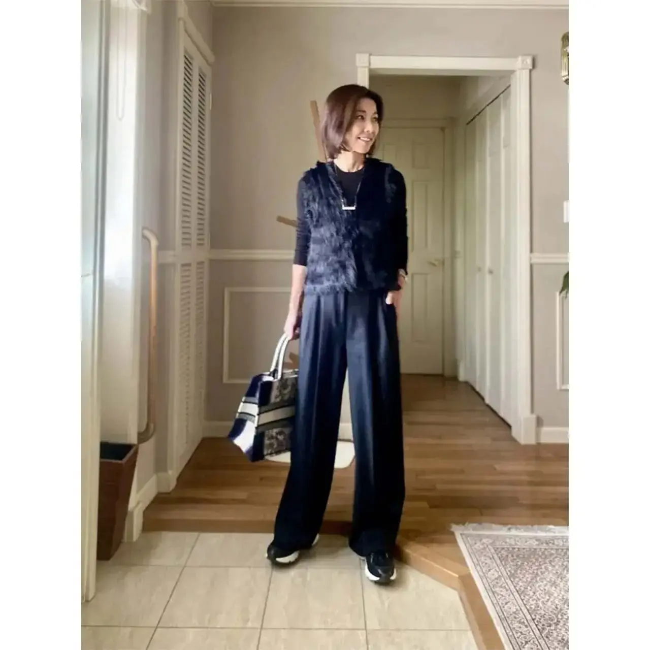 【50代のベストコーデ5選】季節感とこなれ感を両立！秋の装いを格上げしてくれるおしゃれな一枚