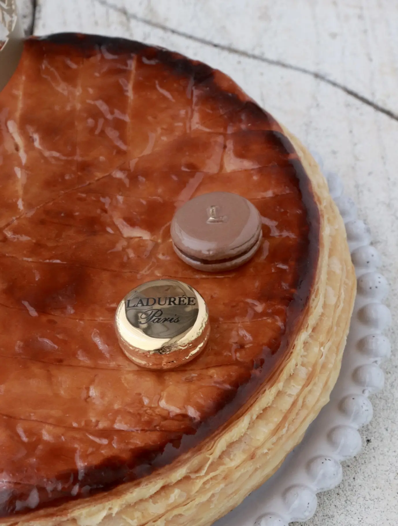 Ladurée（ラデュレ）　 Galette des Rois（ガレット・デ・ロワ）　三越銀座