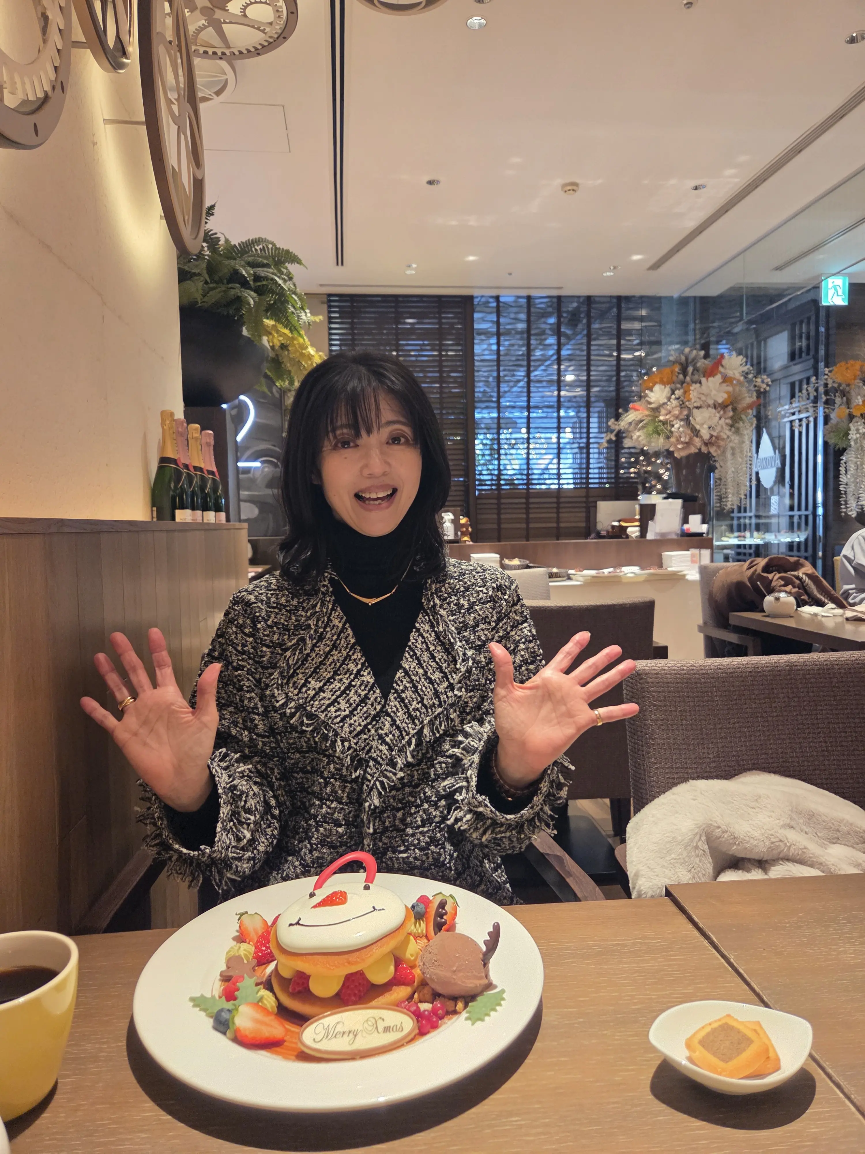 ツイード風ニットガウンジャケット(E by éclat)を着てスノーマンリースパンケーキを♡_1_4