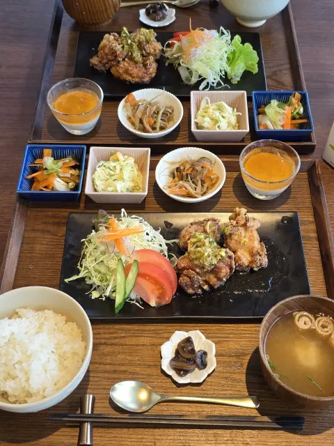 鎌田醤油のカフェでランチ_1_1