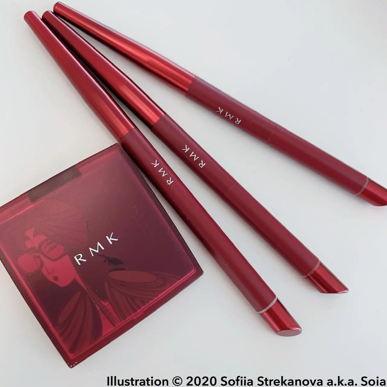 RMK　2020年秋冬の最新コレクション。赤いパッケージが印象的なアイメイクがこちら。