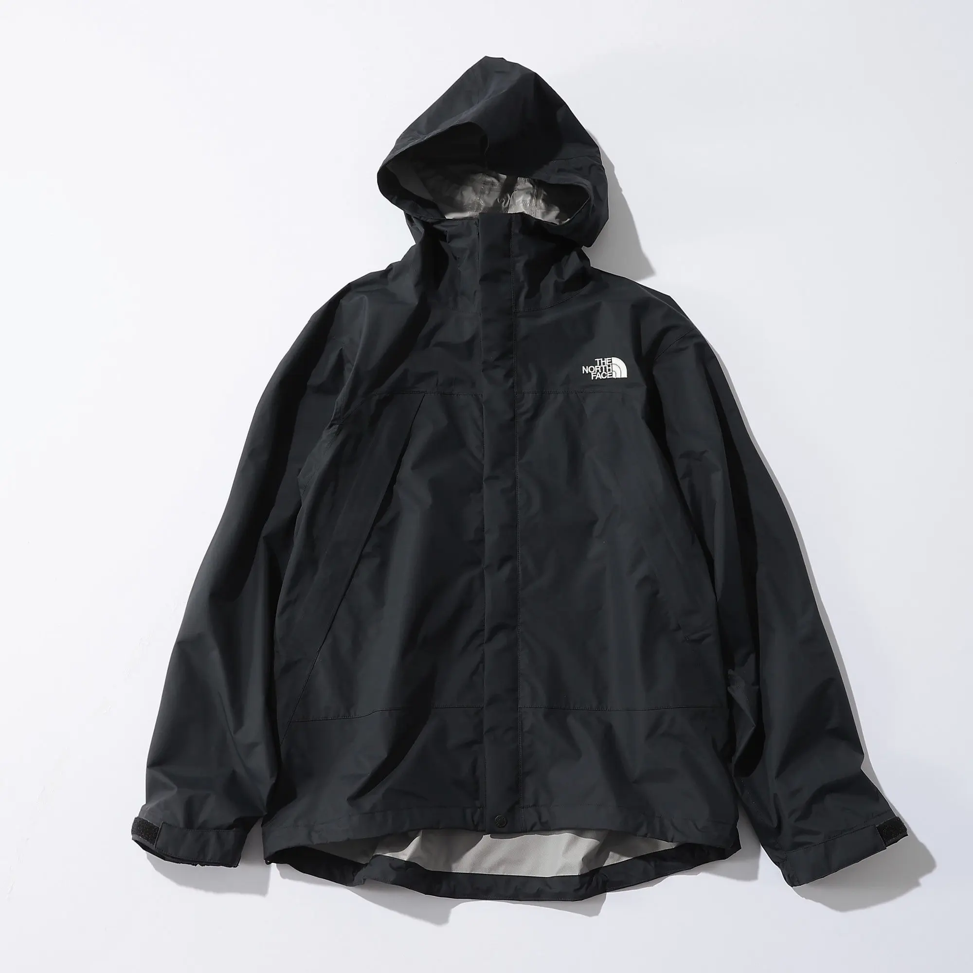 旅にも、週末にも─「THE NORTH FACE」のドットショットジャケットは大人のマストアイテム_1_2