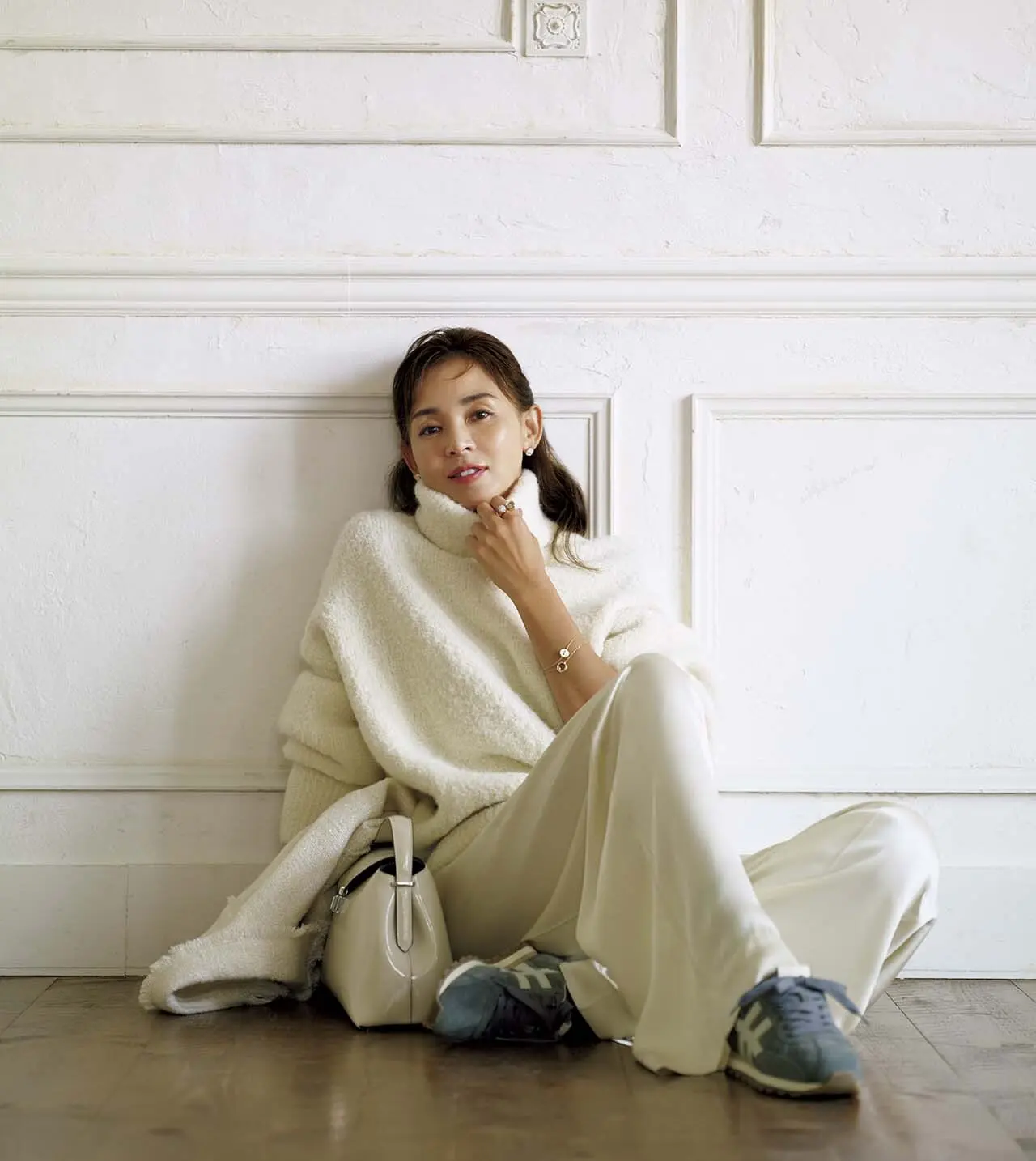 多彩な質感の白が生む 大人の幸福感