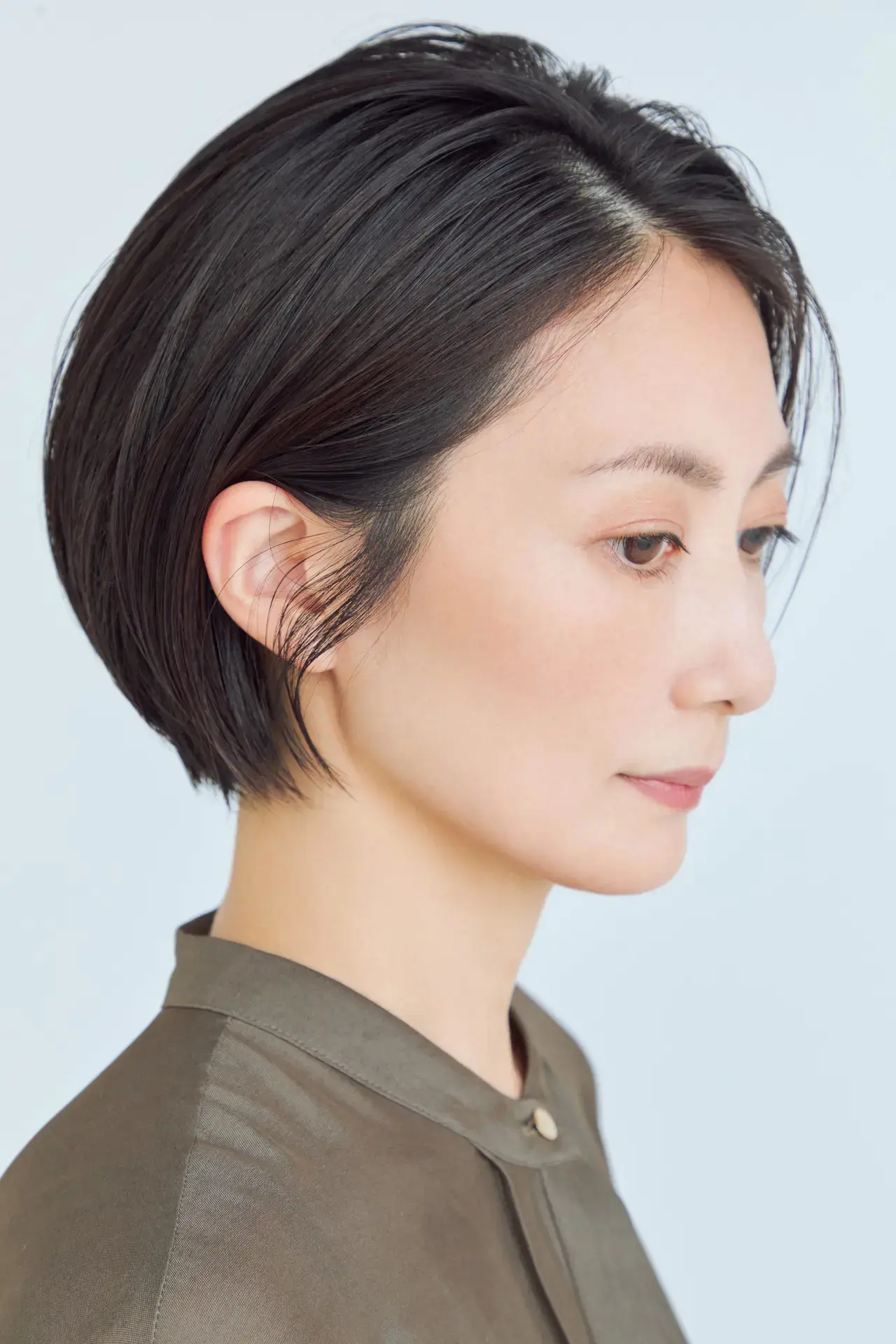 重くなりすぎないよう、後頭部のシルエットに丸みを足して、