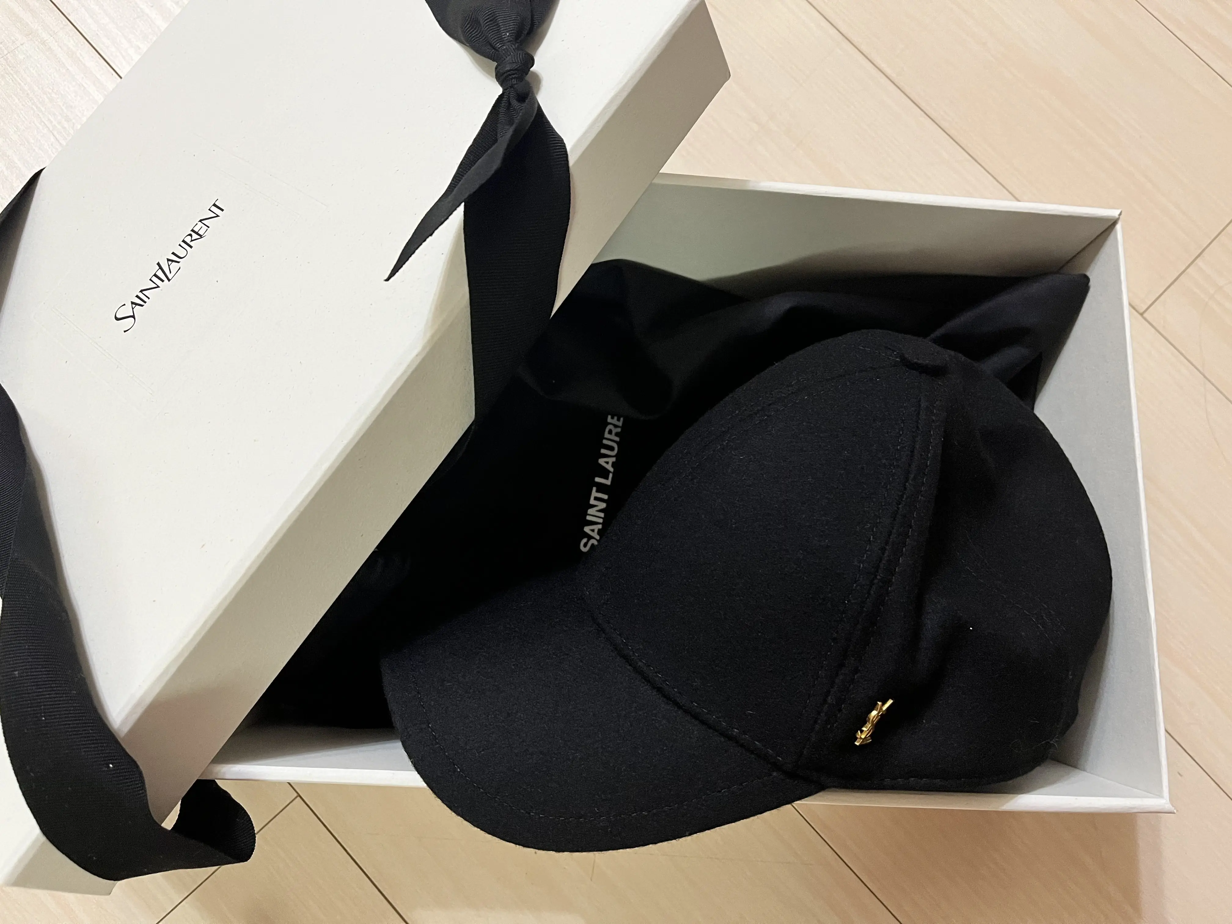 寒い季節にオススメのYSLのキャップ🍂_1_1