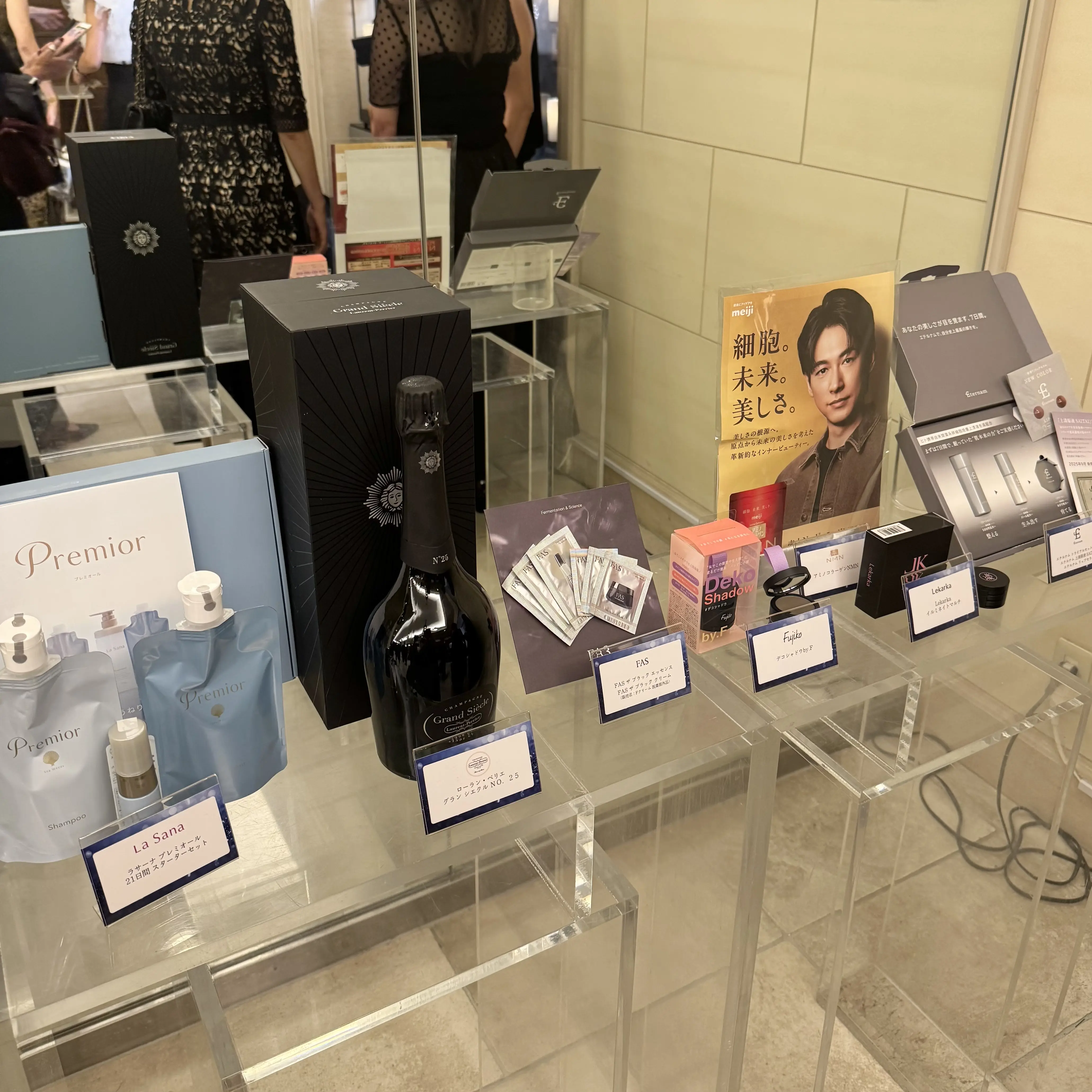 黒×刺繍ブラウスで éclat主催のパーティ「ソワレ・ドゥ・エクラ」へ_1_15