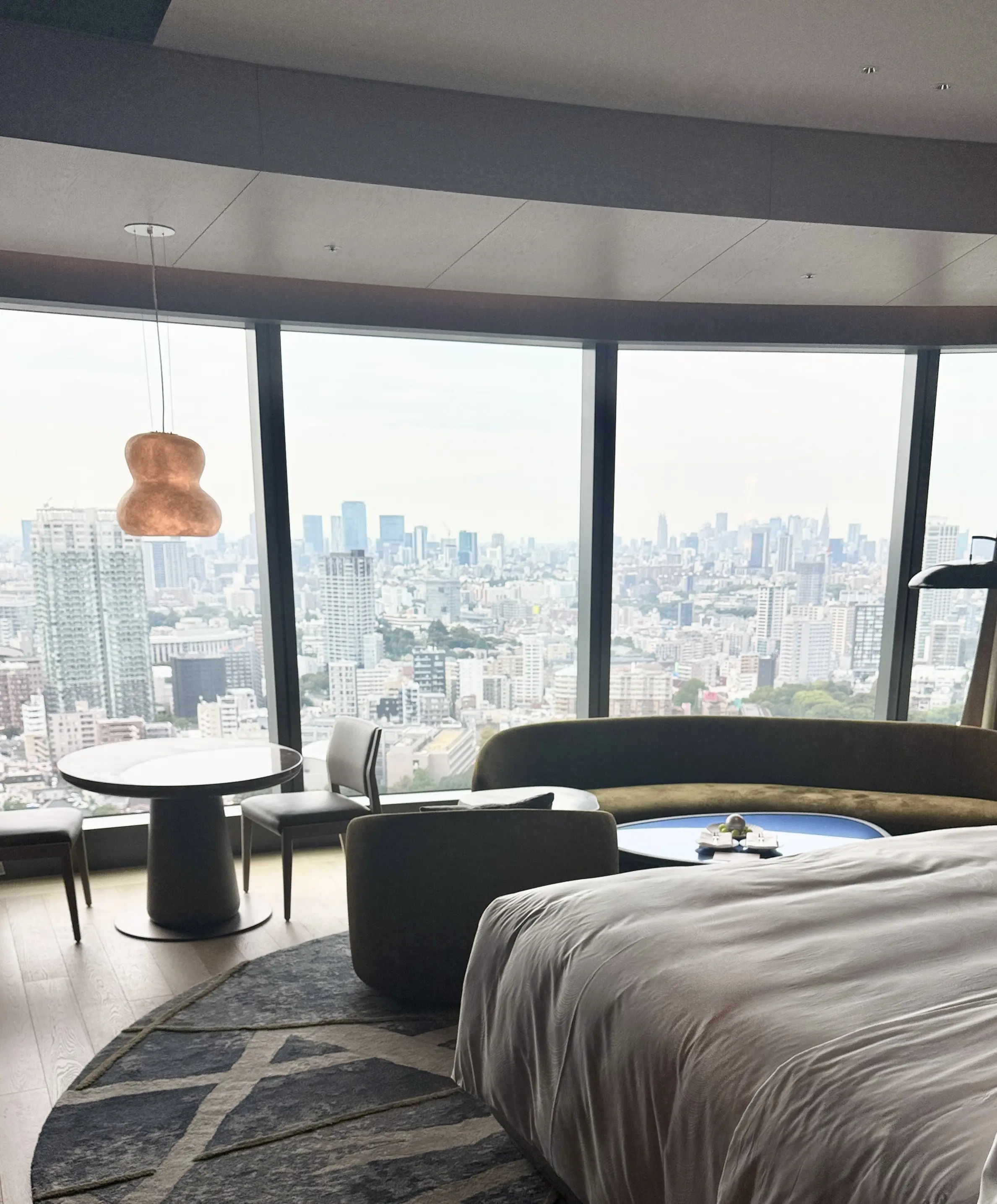 一枚で”華リュクス”なブラウスでホテルステイ✨_1_5