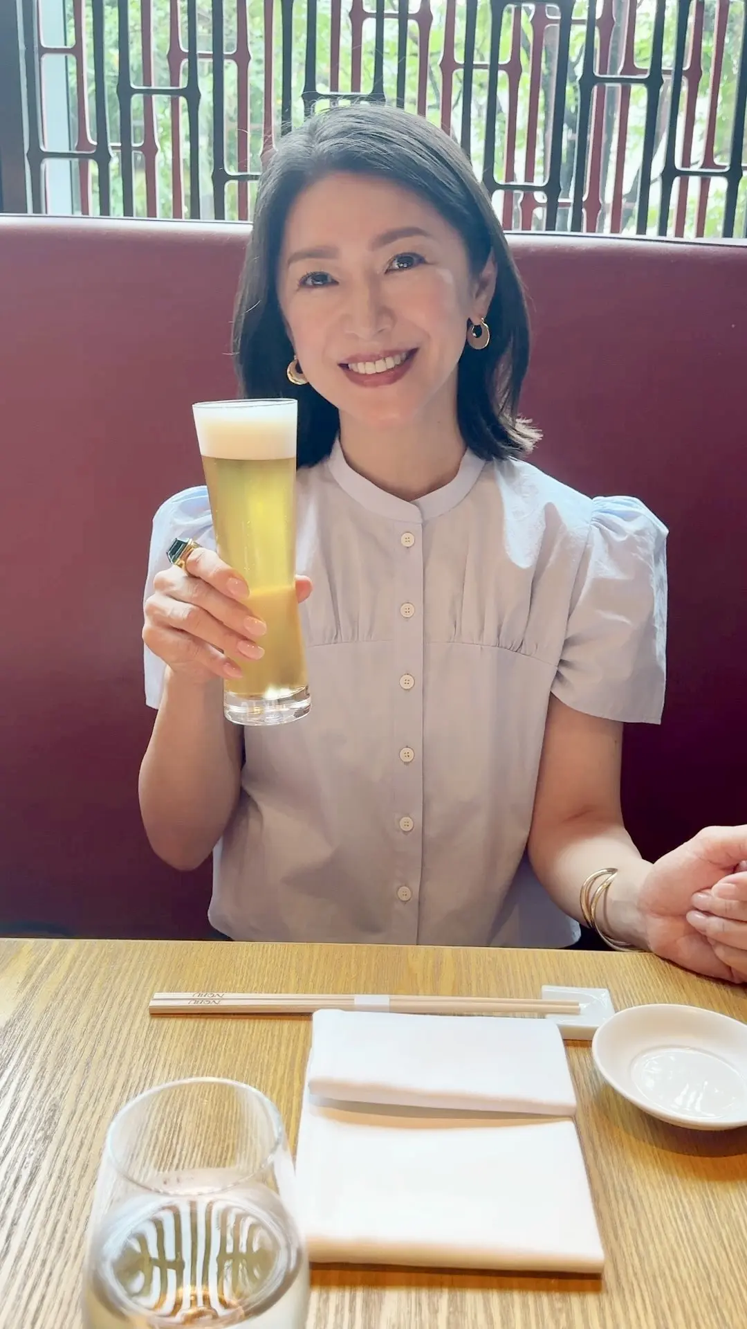 爽やかなライトブルーのシャツでゆっくりランチ🩵_1_11