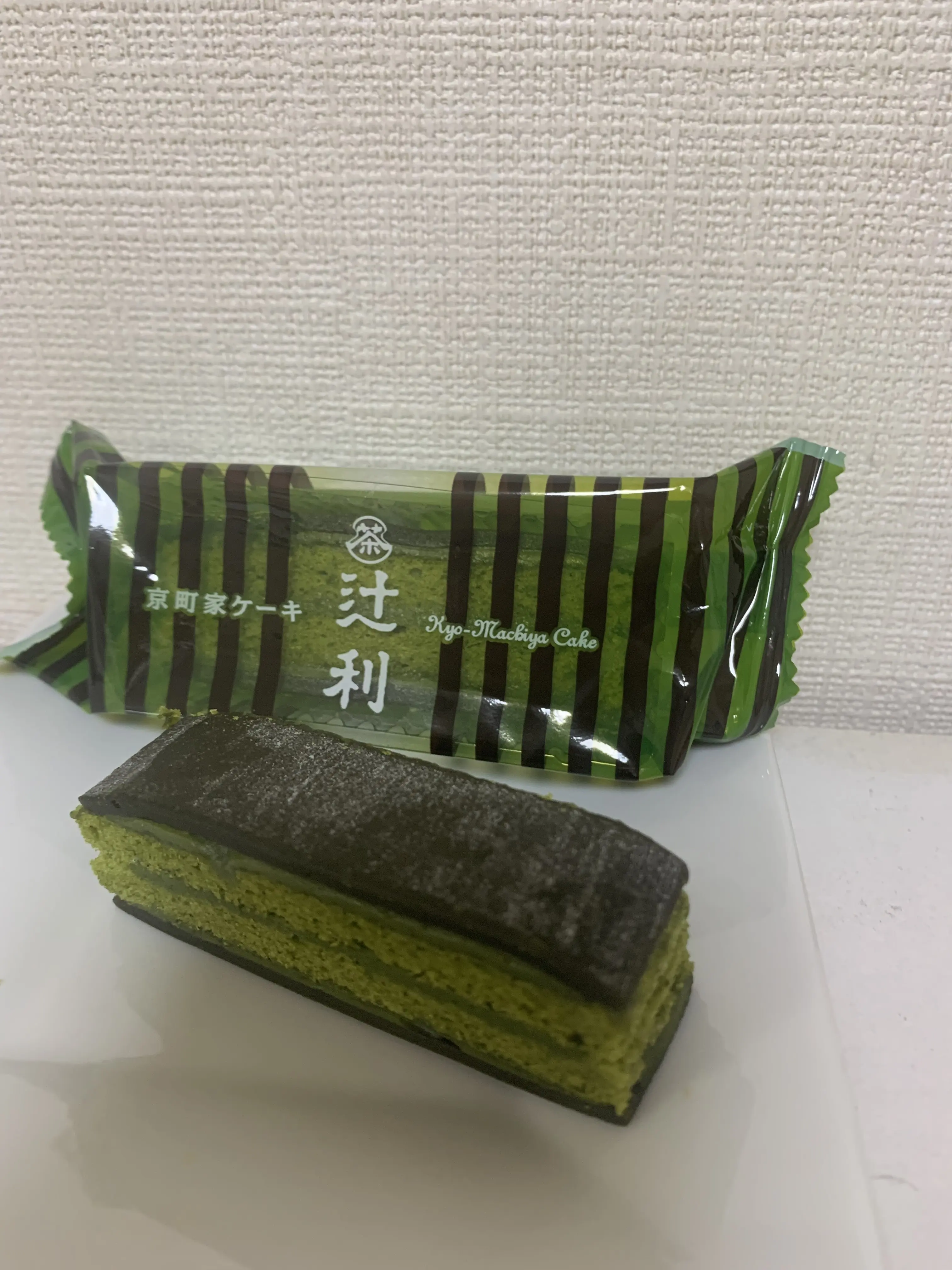 お餅とスポンジが絶妙なマッチの辻利の京町屋ケーキ