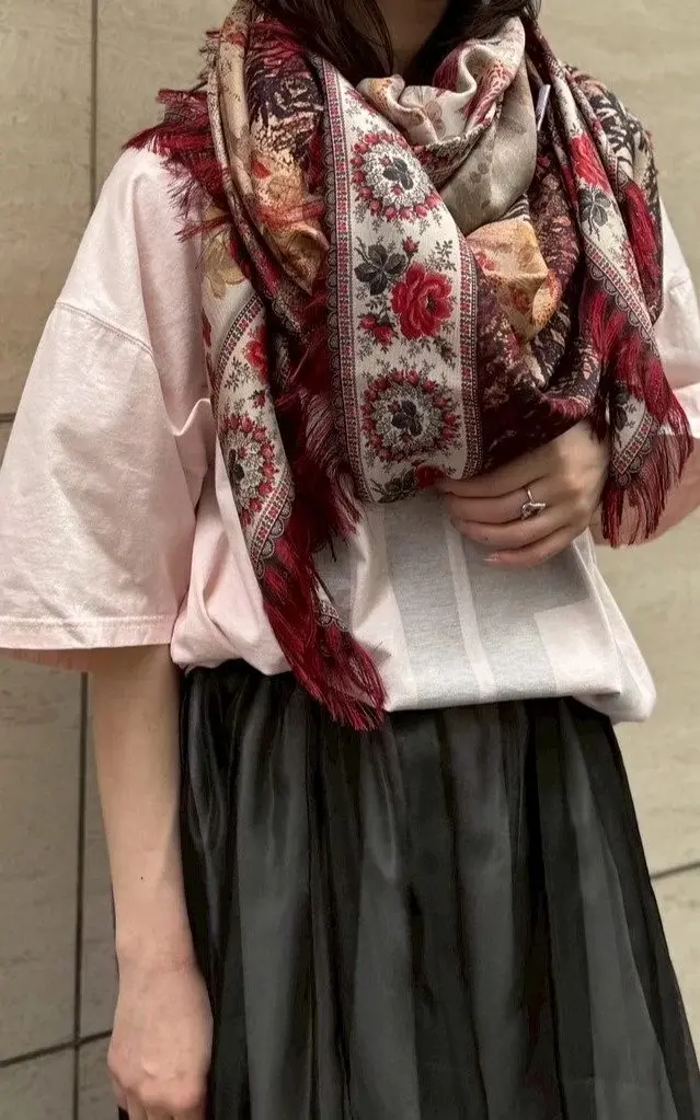 【50代スカーフ】身に着けるアート。ヨーロッパのエスプリ漂う〈ピエール・ルイ・マシア〉のシルクスカーフ_1_4