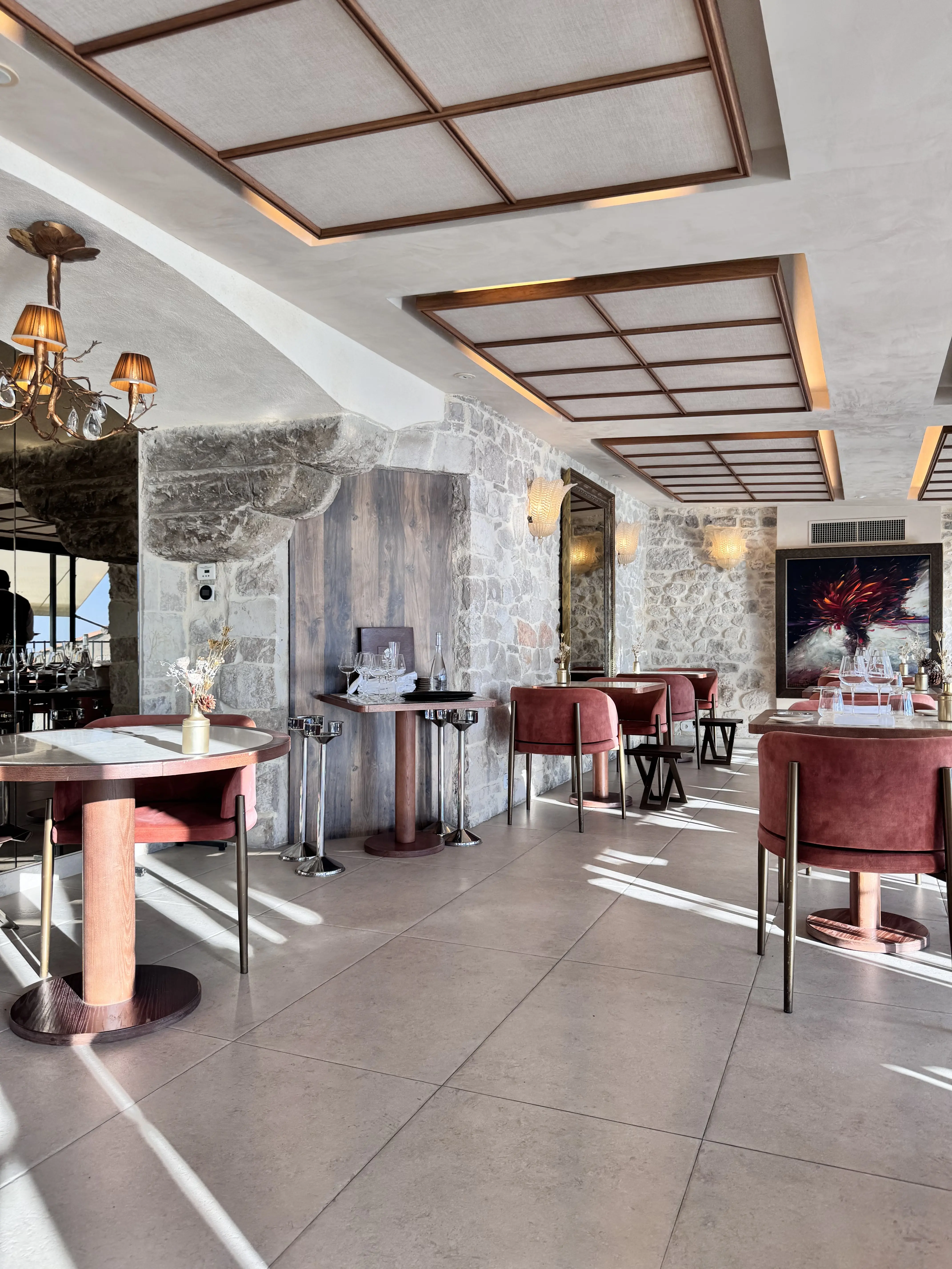 動きやすさと上品さを叶える旅先ランチコーデ🇫🇷話題のフランスエズ村へ_1_14