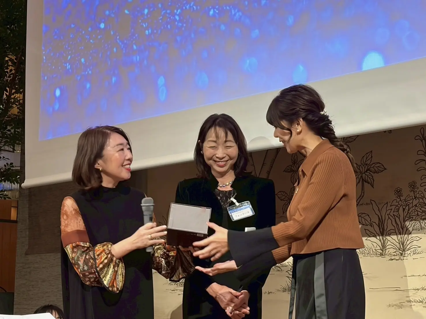 いつもと違うヘアアレンジして華やかな時間♡_1_10