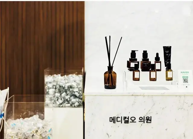 清潔&高級感のある院内。