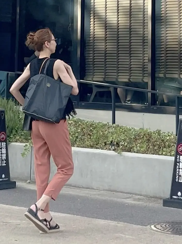 エクラ１０月号特別付録　アクアスキュータム×エクラの大人のポケッタブルトート　_1_6-2