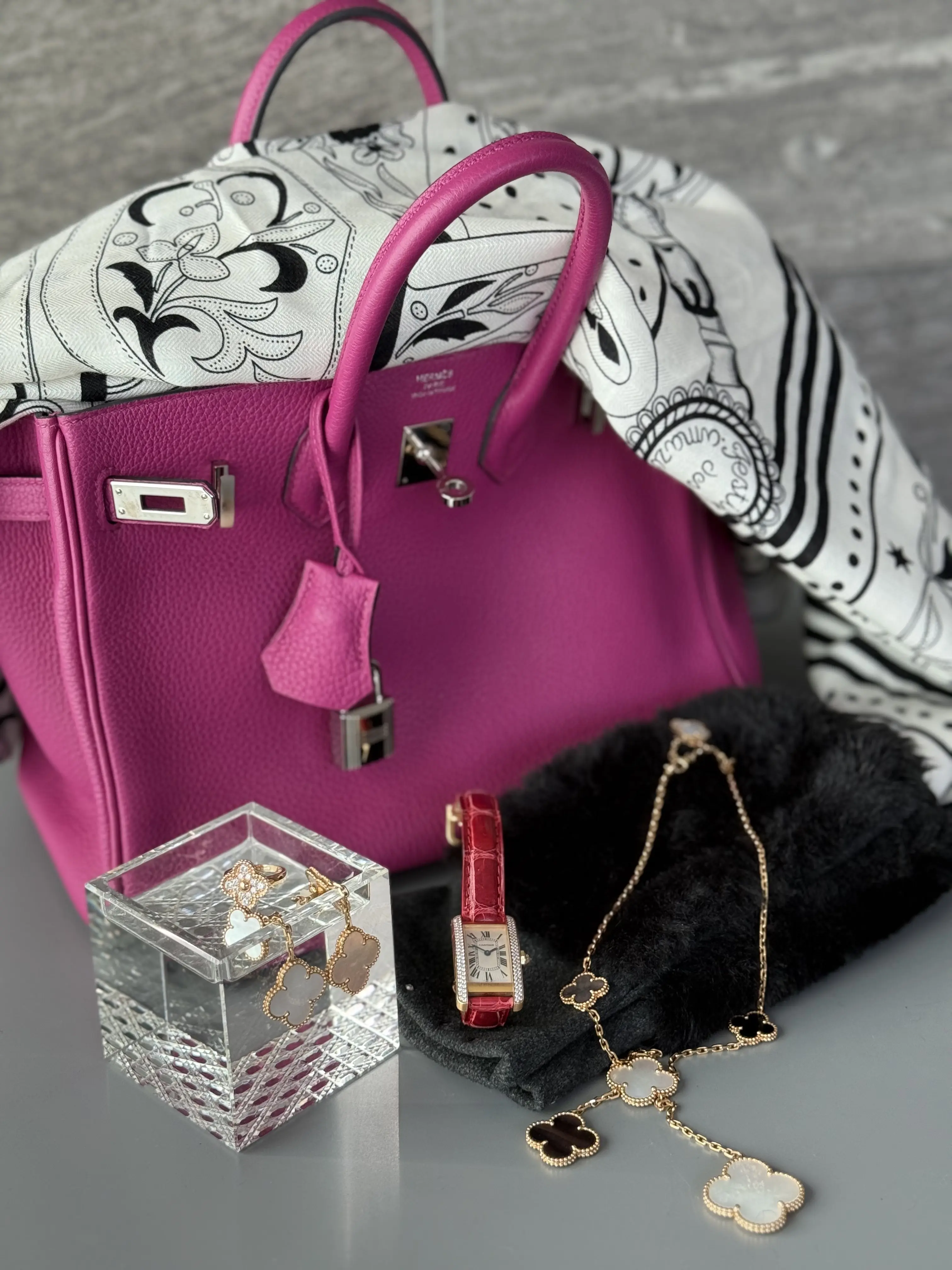 エルメスバーキン２５　ヴァンクリーフ＆アーペル　カルティエ