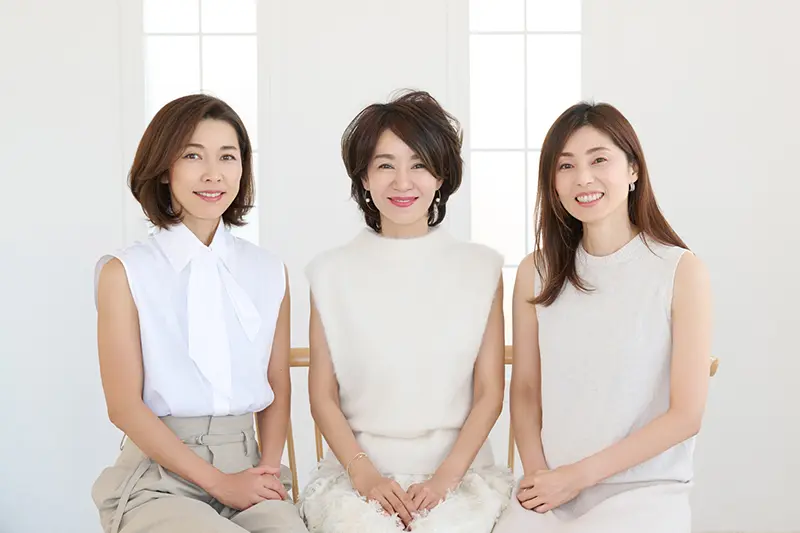 （左から）エクラ 華組　高田季世子さん、鈴木たま江さん、梁瀬理沙さん